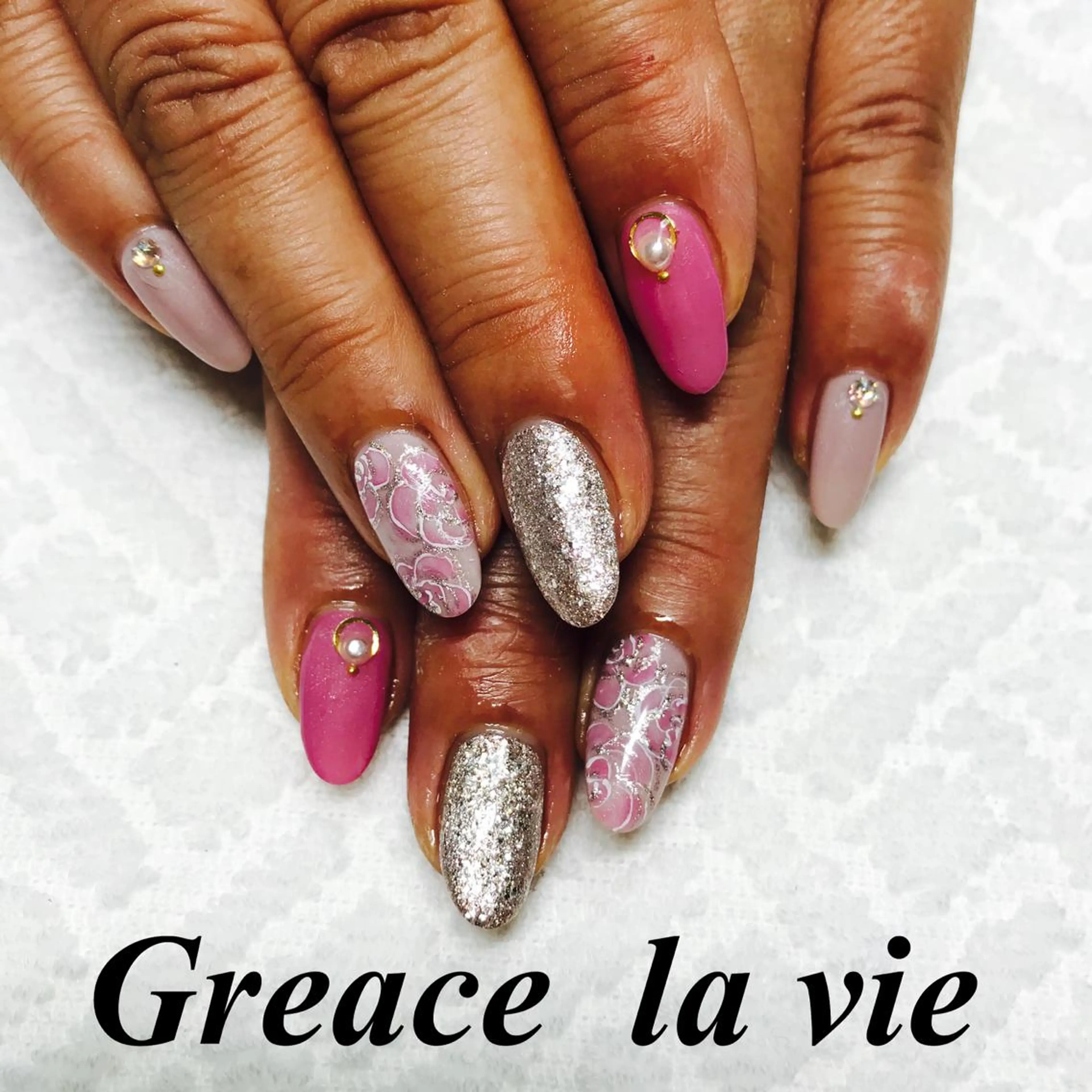 ロング カラー パーマ ヘアアレンジ キッズ ネイル マツエク・マツパ フラワーネイル ニュアンスネイル ニュアンスパーマ Greace la vie所属・Greace  la vieのネイルデザイン