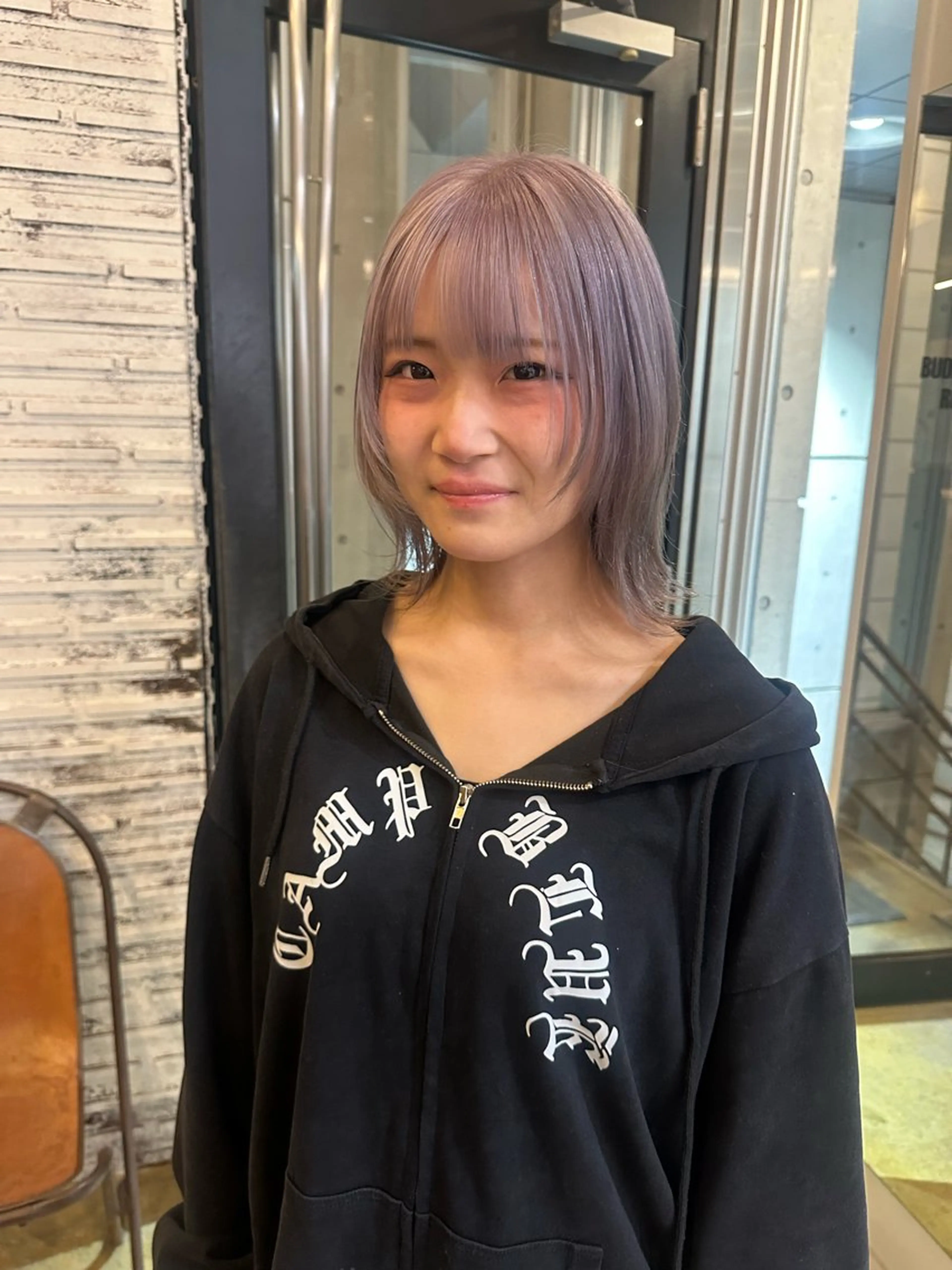 ショート カラー ラベンダーカラー シルバー 脇田 光理のヘアスタイル