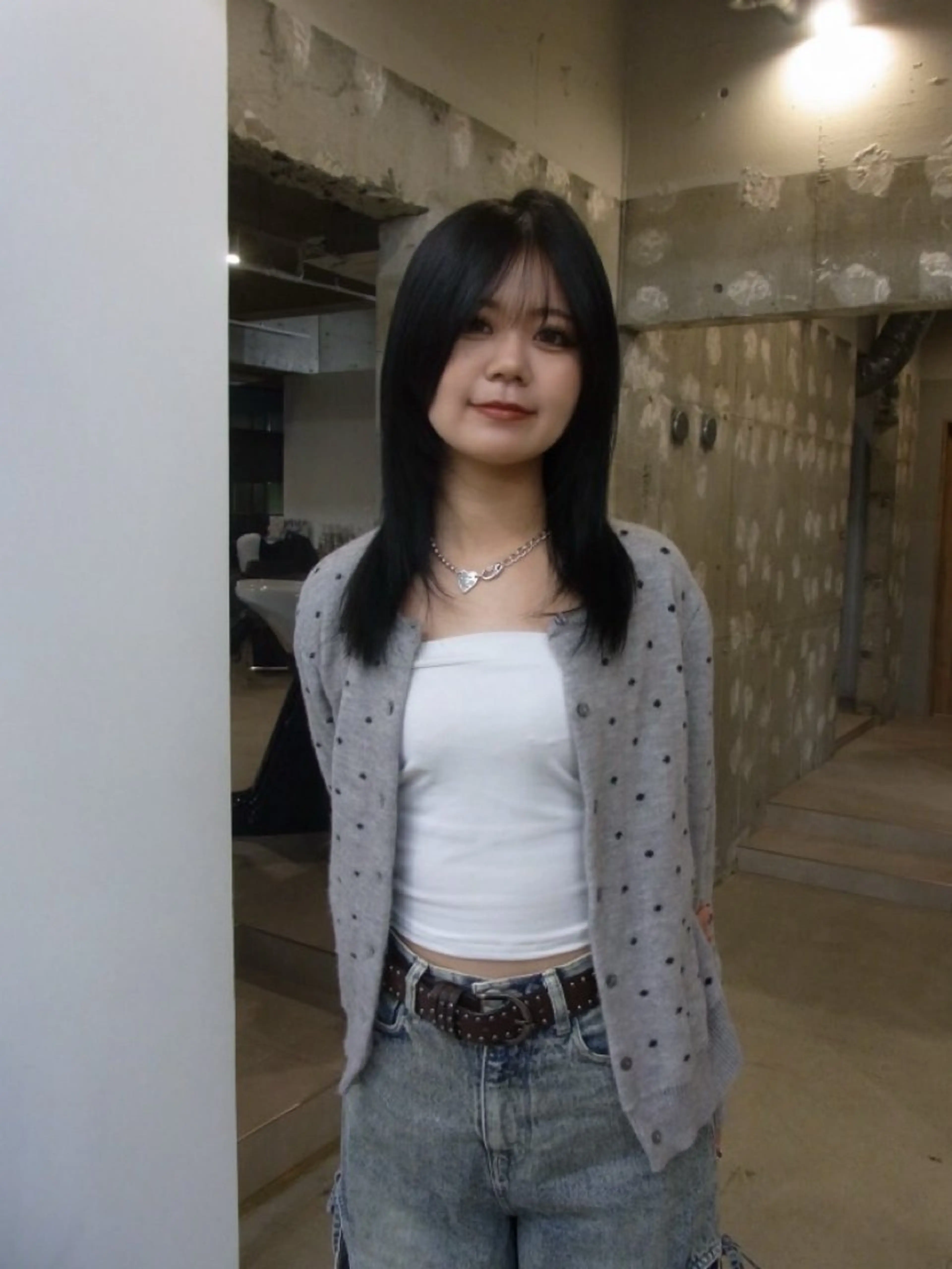 セミロング カラー 黒髪 透明感カラー マユ/ SYS by fitのヘアスタイル