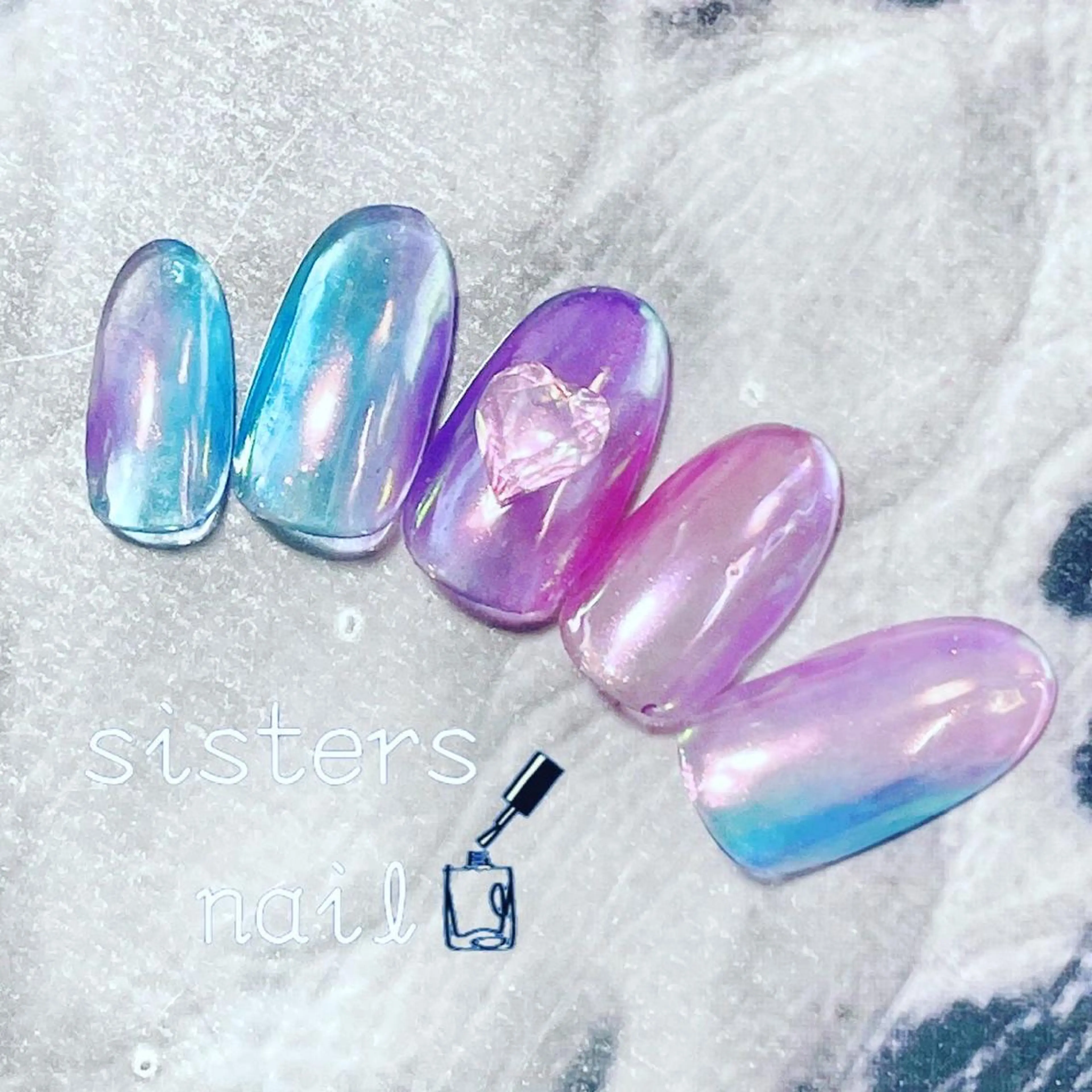ネイル アートネイル オーロラネイル 氷ネイル・うるうるネイル ミラーネイル ニュアンスネイル ハンドネイル ハンドケア sisters nail.fのネイルデザイン