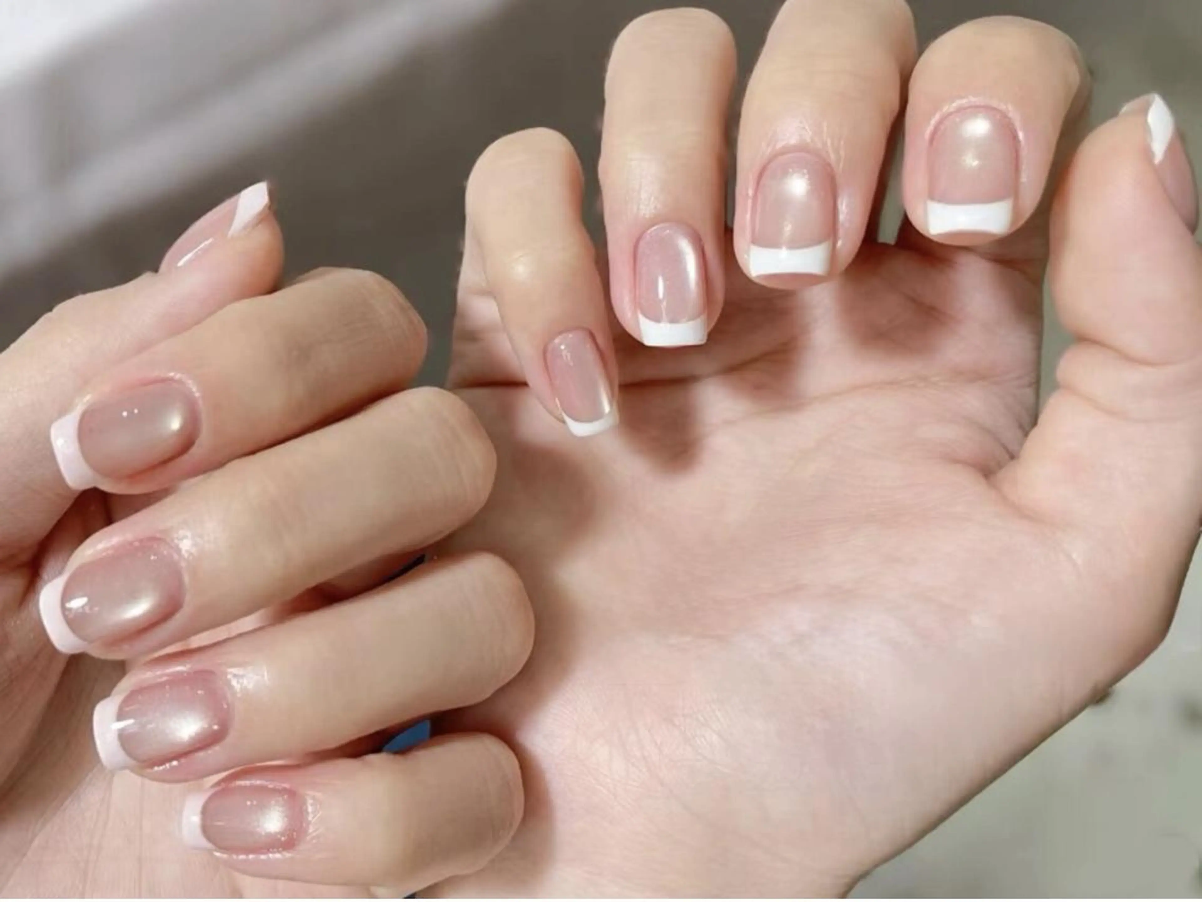 ネイル カジュアル フレンチネイル ジェルネイル ショートネイル ストーンネイル ハンドネイル ハンドケア 🎀Kiko  🎀のネイルデザイン