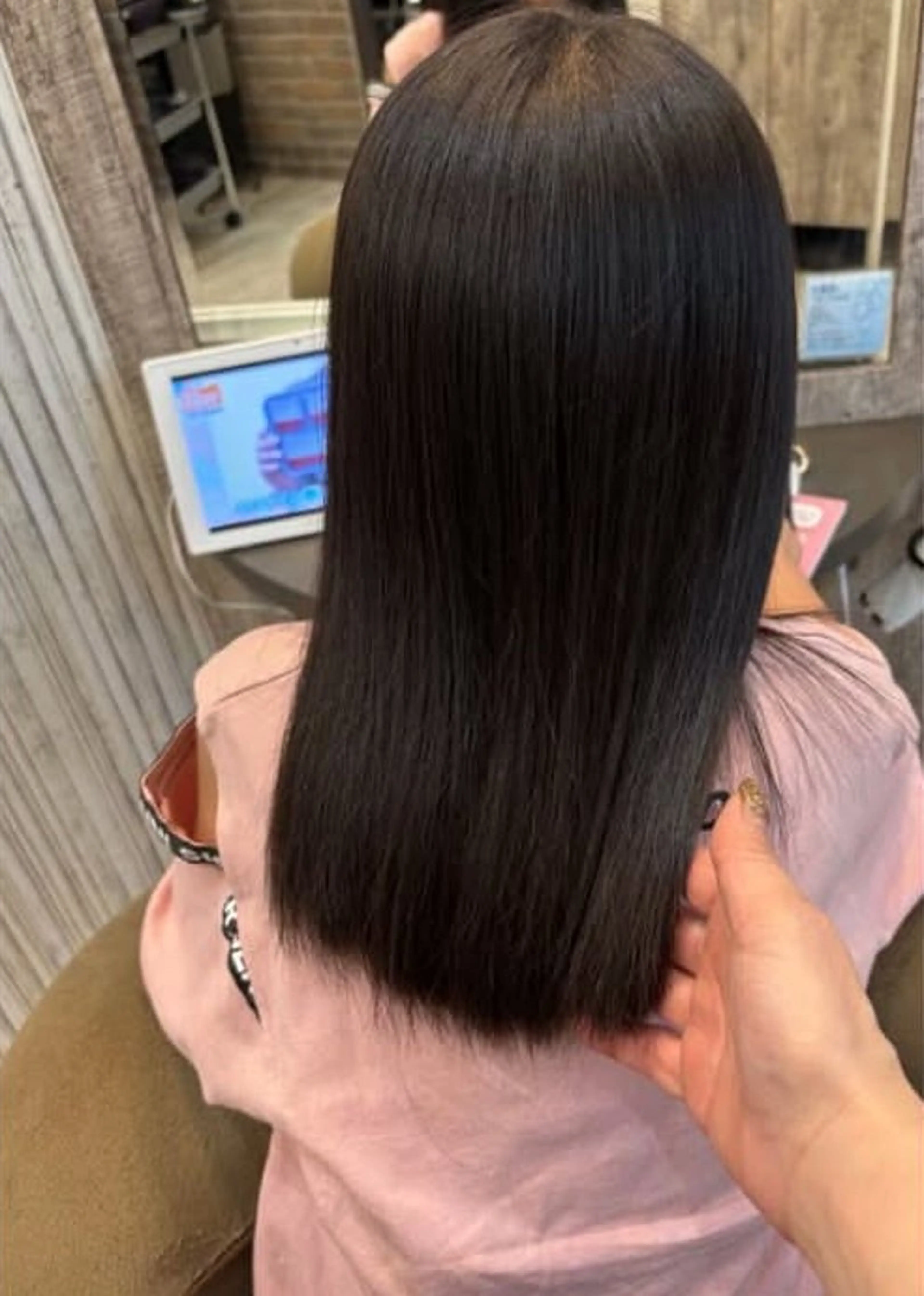 ロング 加藤 優子のヘアスタイル