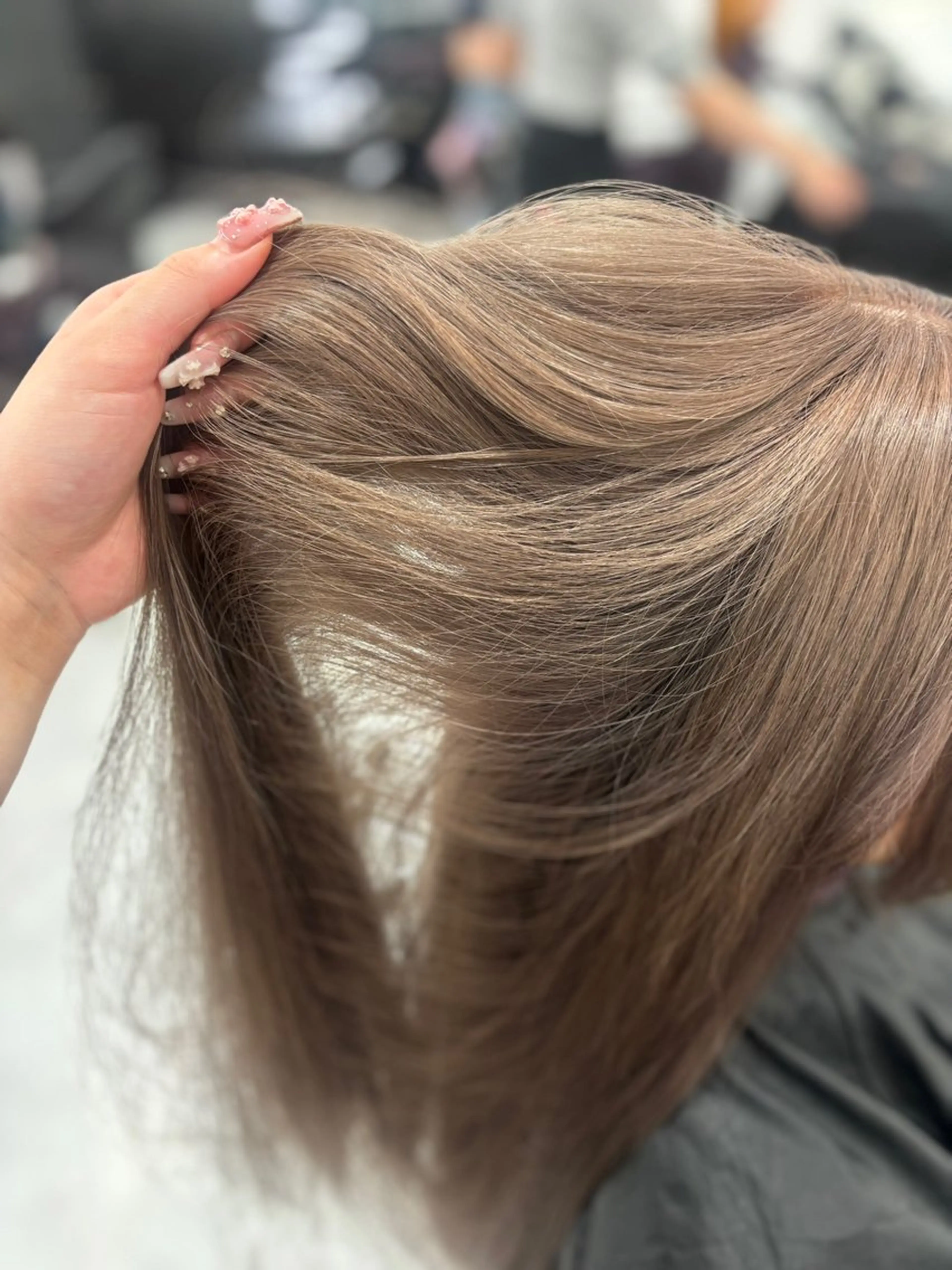 ロング ヘアカラー まろっと艶感ブラウン ベージュ🤍まなかのヘアスタイル