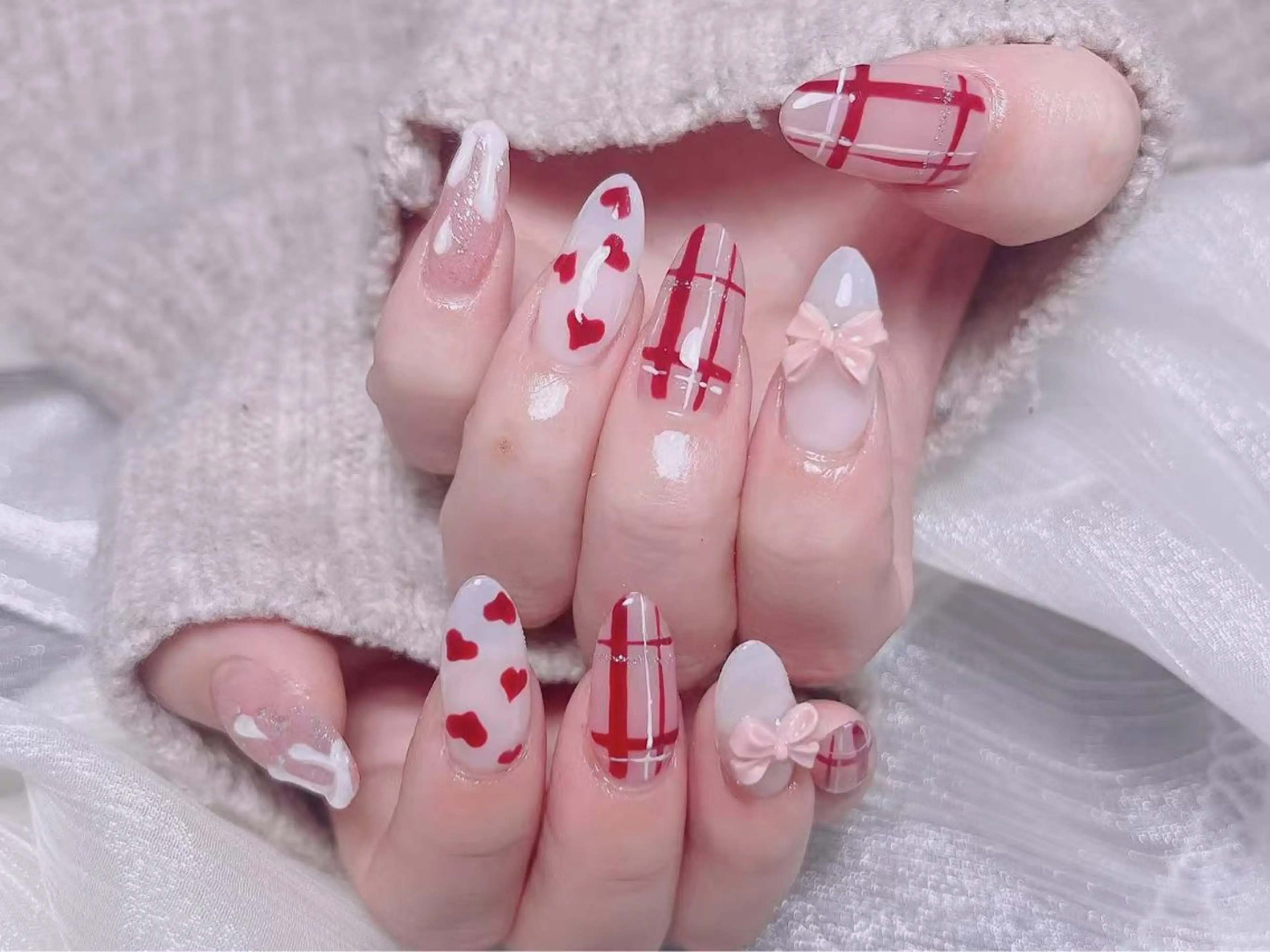 🦋120分持ち込みデザイン　🌸アート、シール、💎¥500以内パーツつけ放題❣️ソフトジェルオフ込みの写真