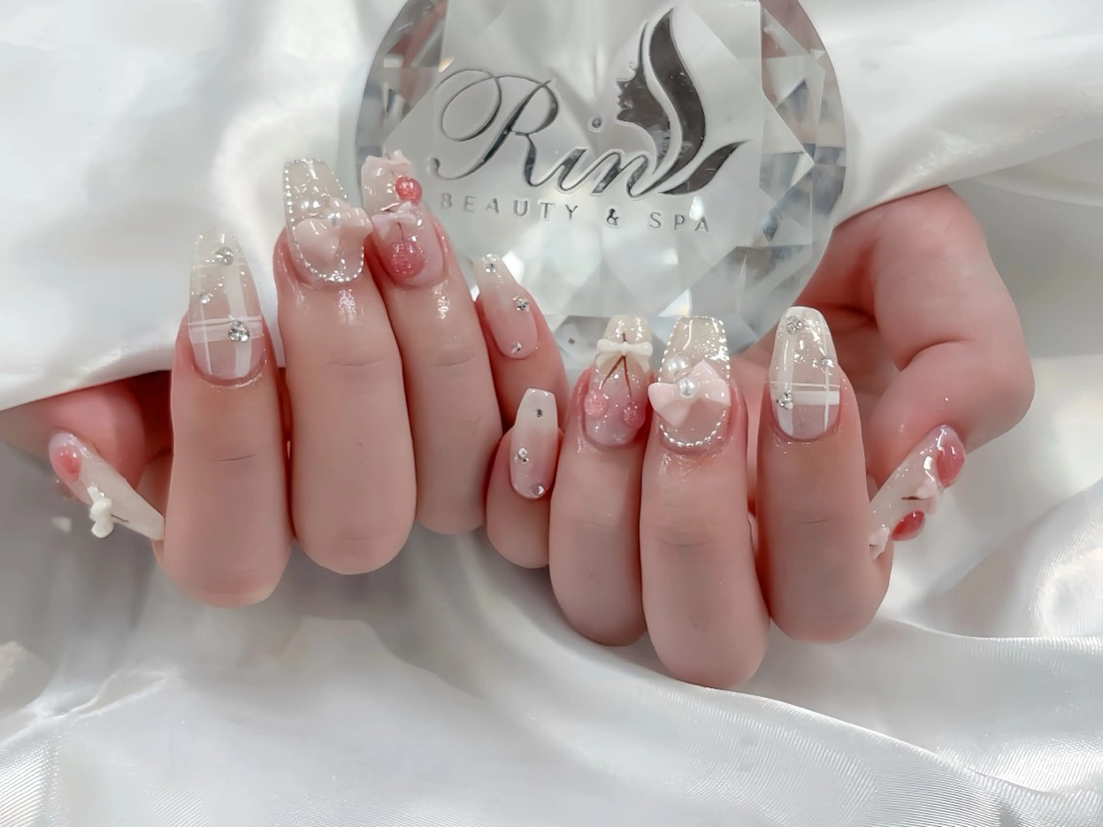 ネイル ハート キラキラネイル 韓国ネイル マグネットネイル 大理石ネイル(マーブル) ハンドネイル Rin Nail 新大久保店のネイルデザイン