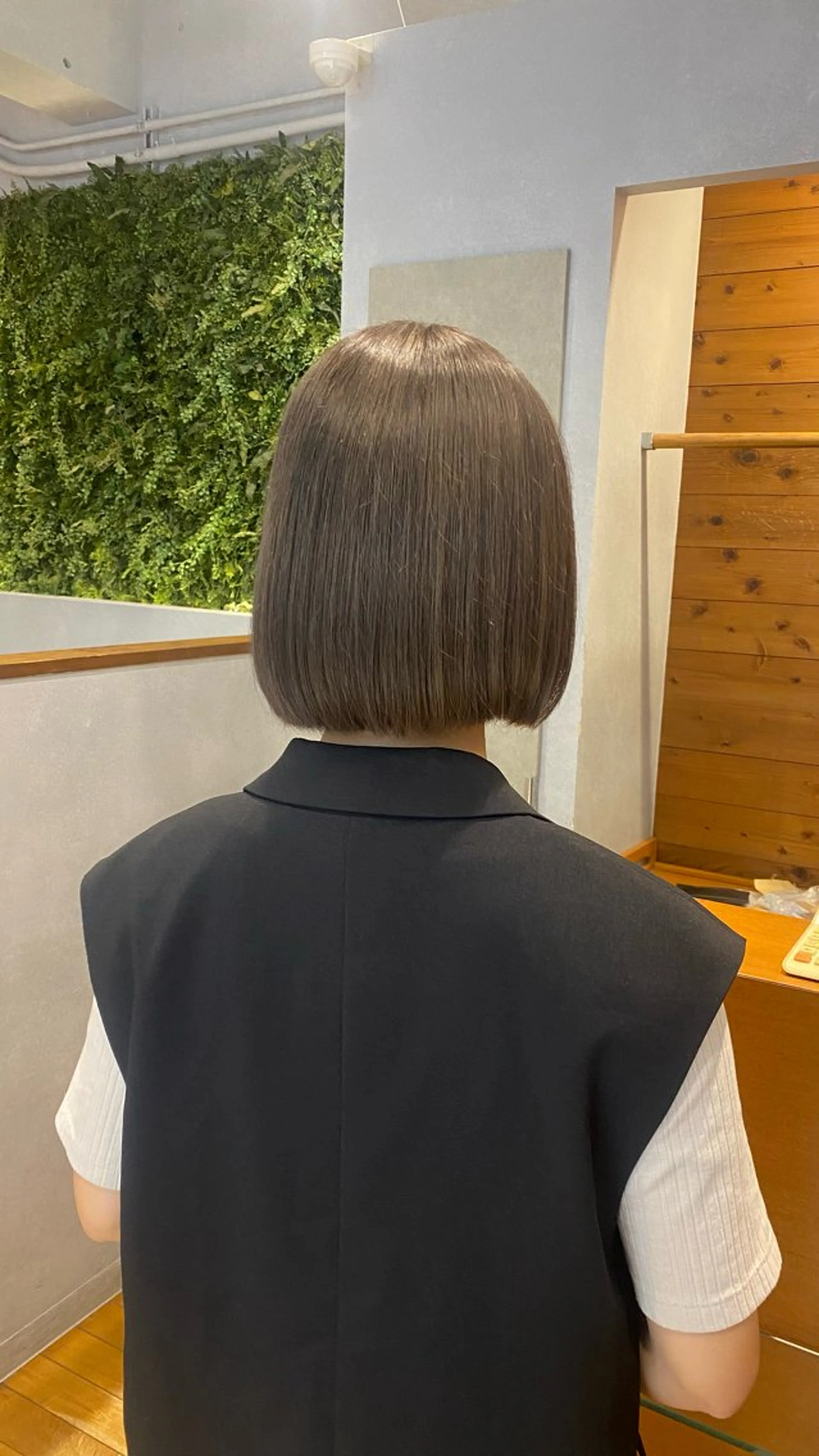 ミディアム 宮本 実璃のヘアスタイル