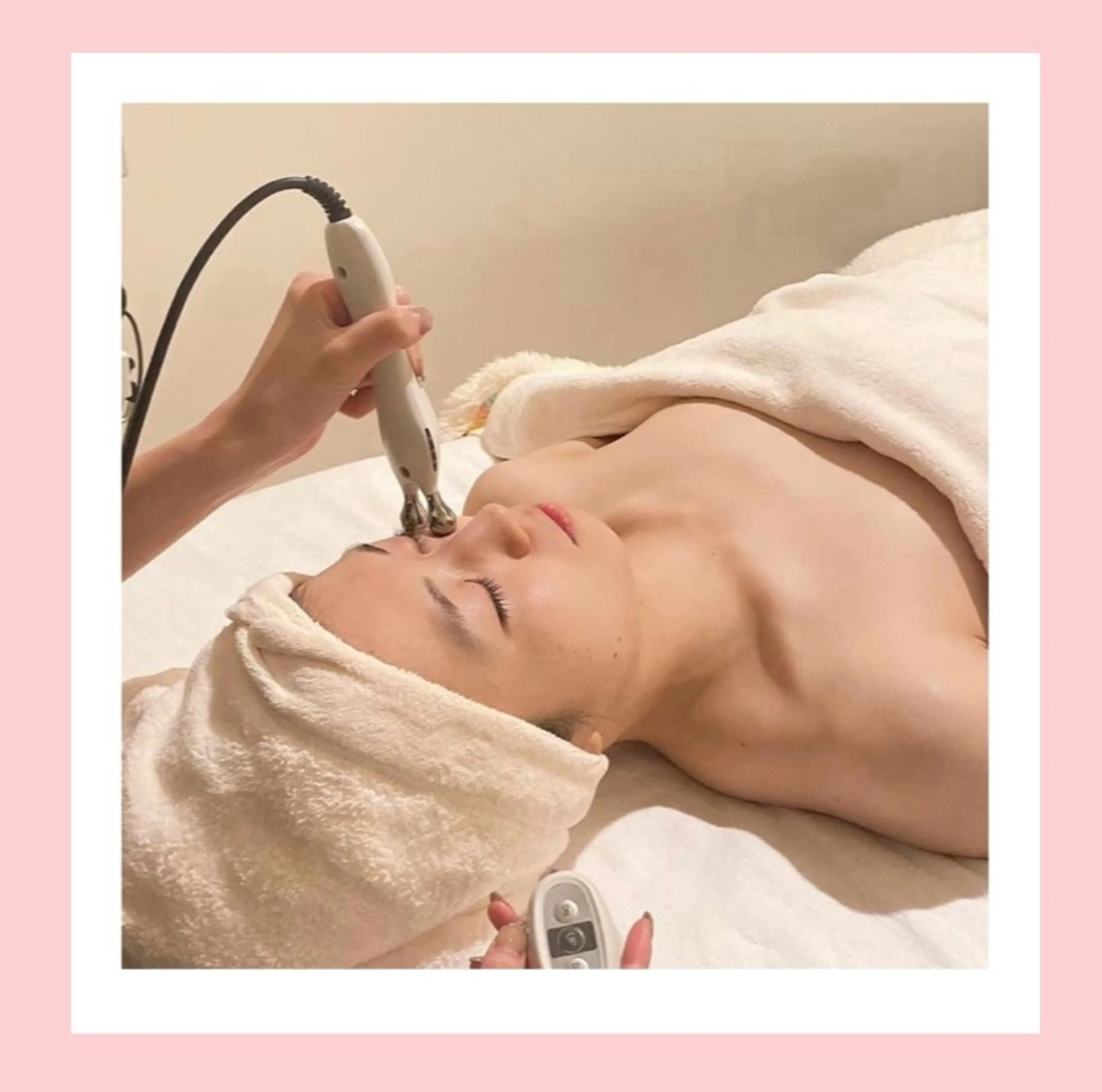 4/16・17限定【毛穴洗浄➕超絶小顔機器✨】超音波&低周波刺激でツルツル毛穴もシュッとした小顔に💆♀️✨の写真