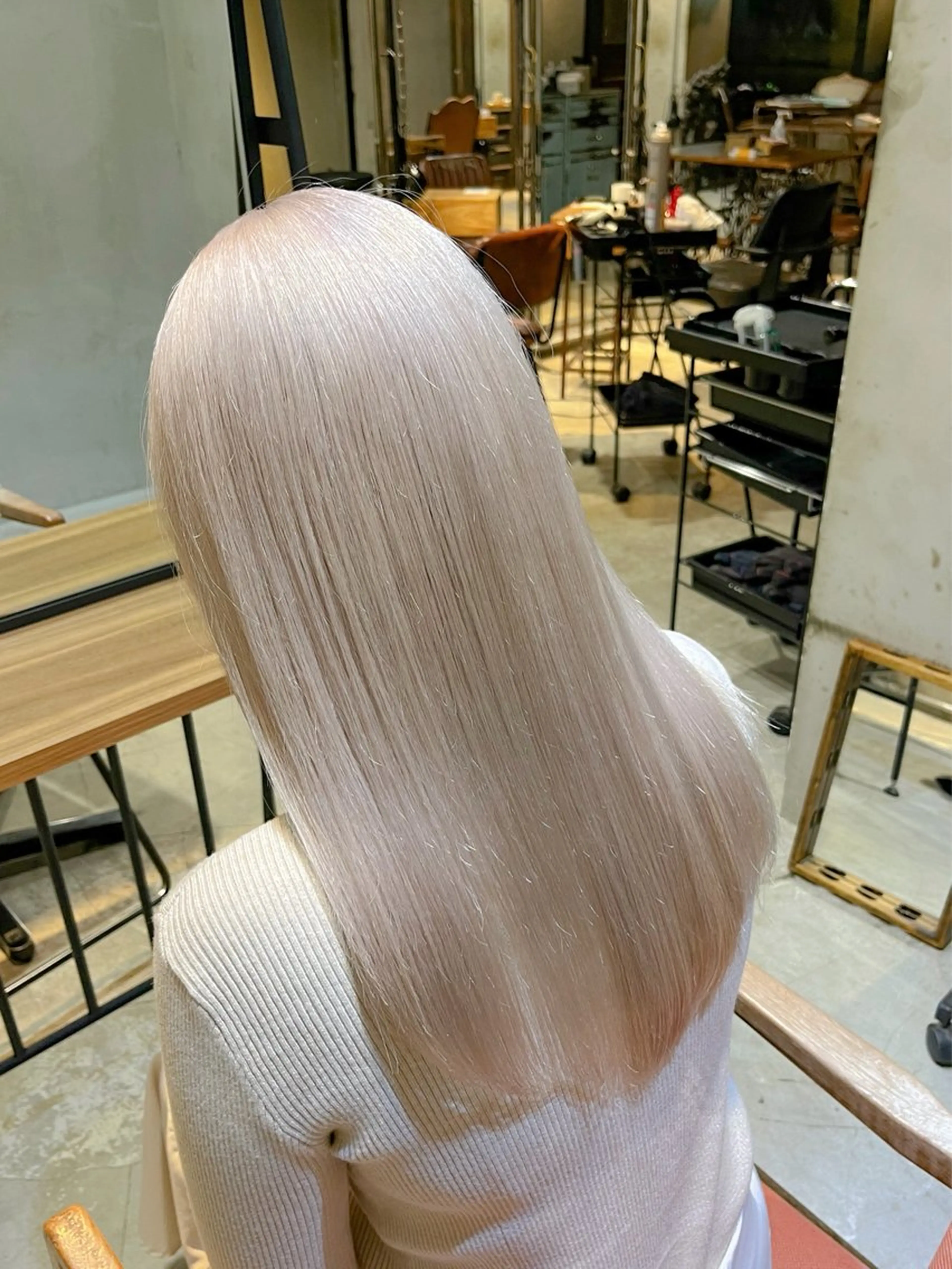 ロング カラー ベージュカラー ブリーチ ケアブリーチ 透明感カラー ダブルカラー ヘアカラー トリートメント ヘアセット 似合わせベージュ 🍯ayumi🍯のヘアスタイル