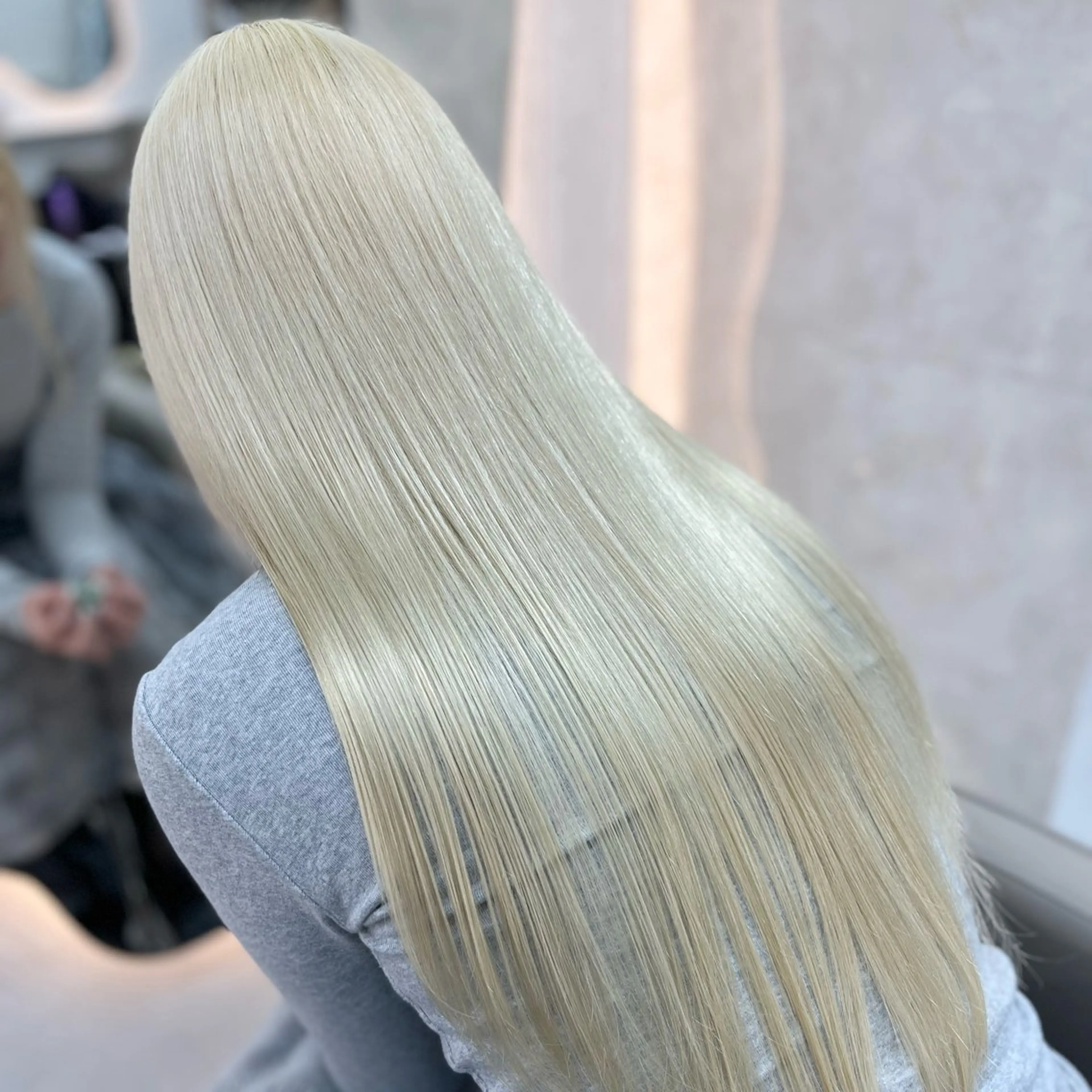 ロング カラー ブリーチ ヘアカラー 🦋Yui🦋透明感 /ベージュ/髪質改善のヘアスタイル