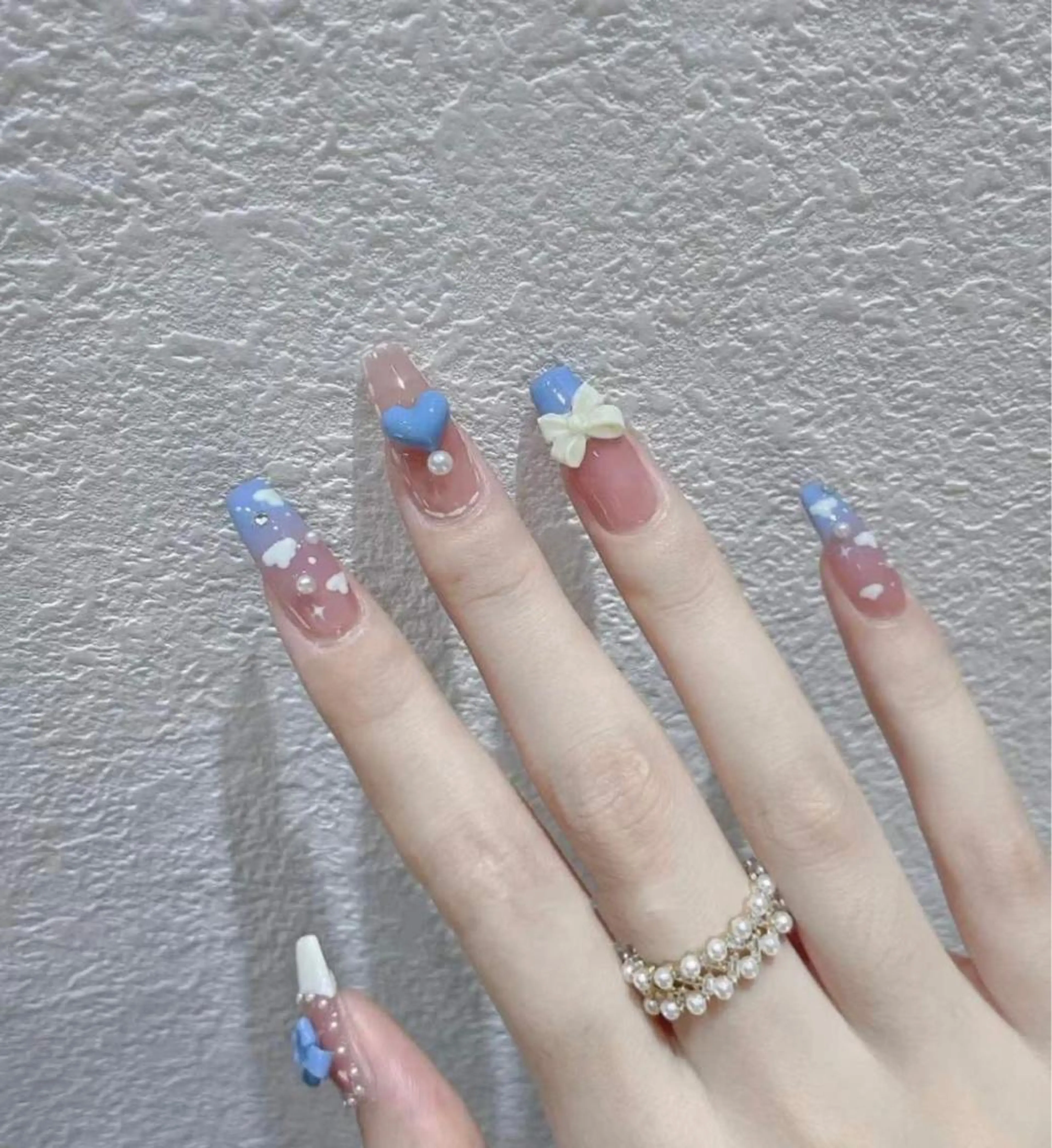 ミディアム めぐみのネイルサロン スタッフ練習のネイルデザイン