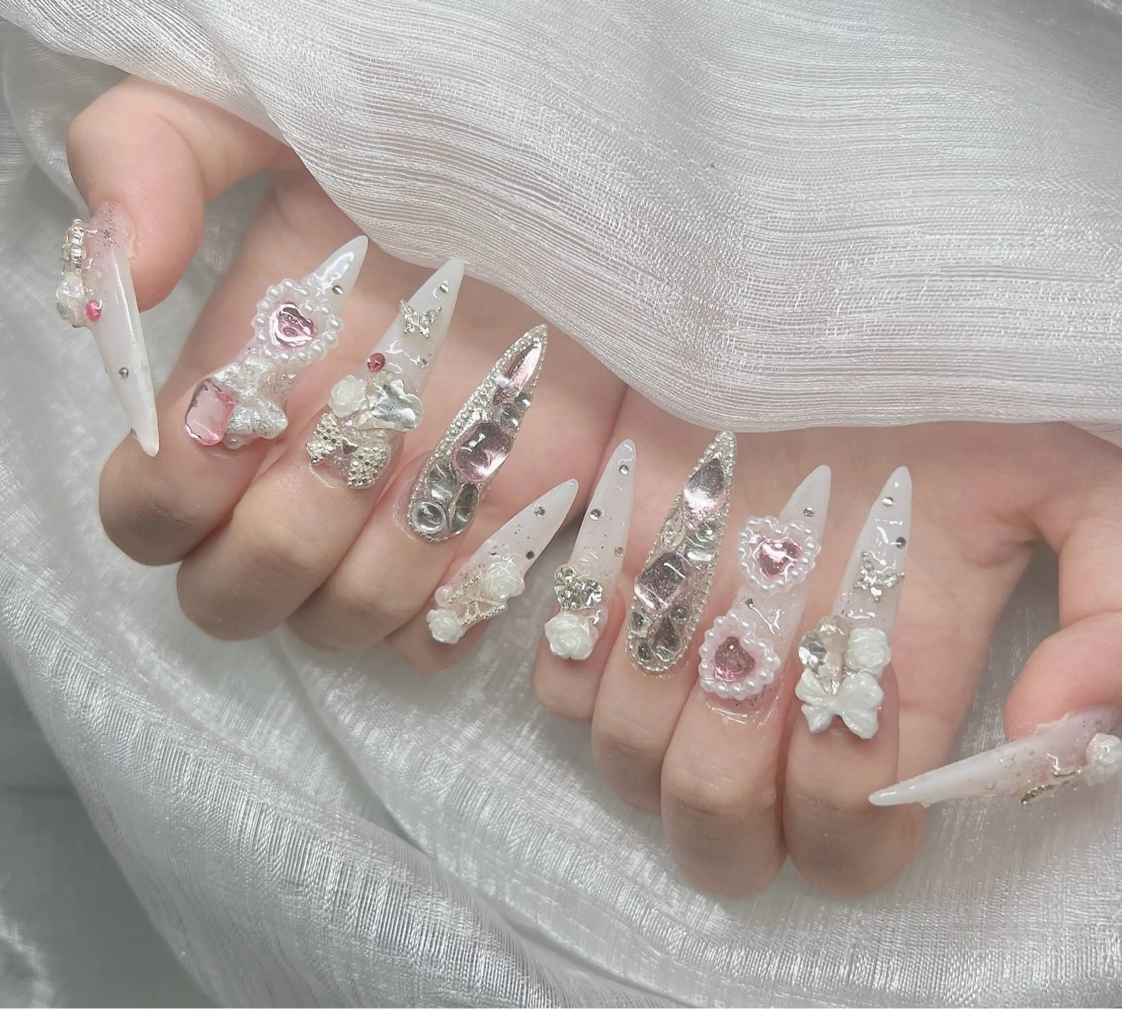 ネイル 長さ出し グラデーション 卒業式 キラキラネイル マグネットネイル ハンドネイル Lee Nailsのネイルデザイン