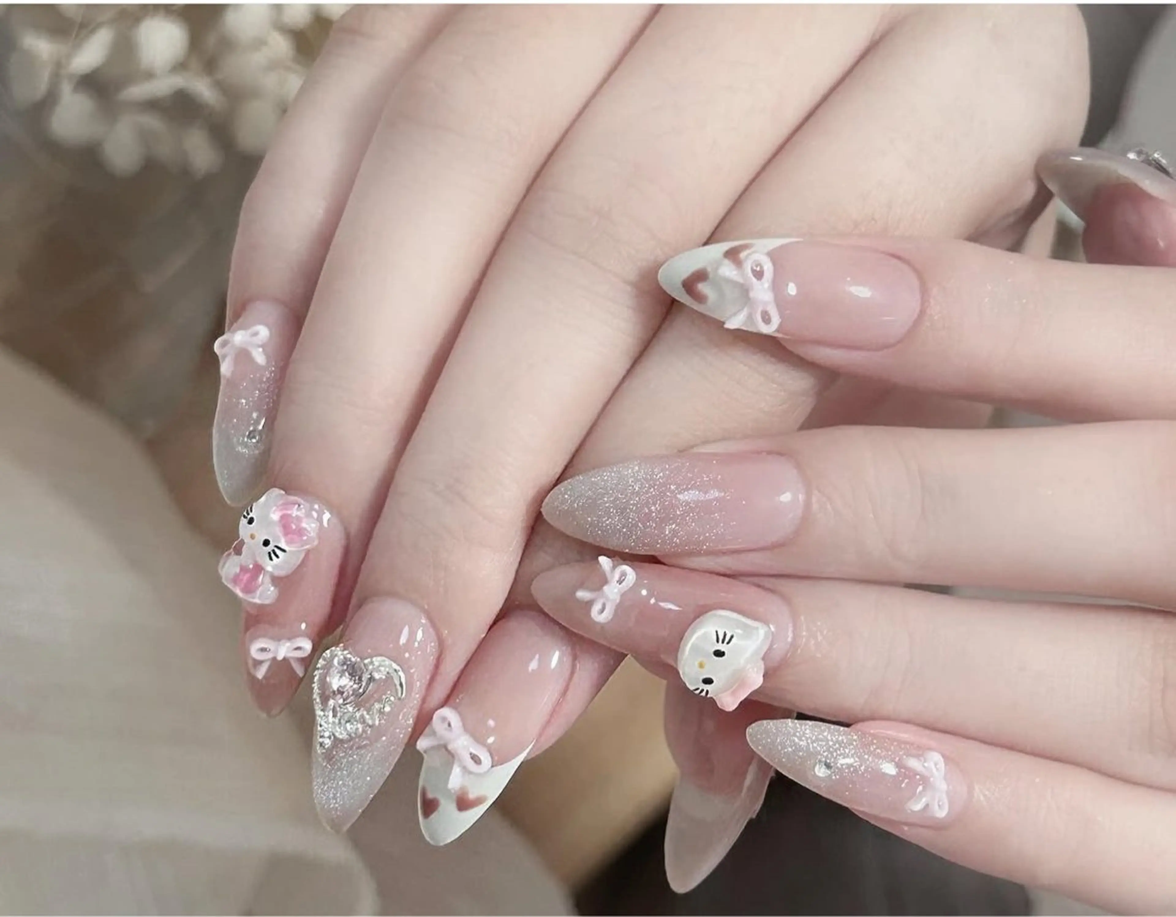 ネイル アニマル柄 オーロラネイル チークネイル フラッシュネイル ジェルネイル ハンドネイル Lyna 池袋のネイルデザイン