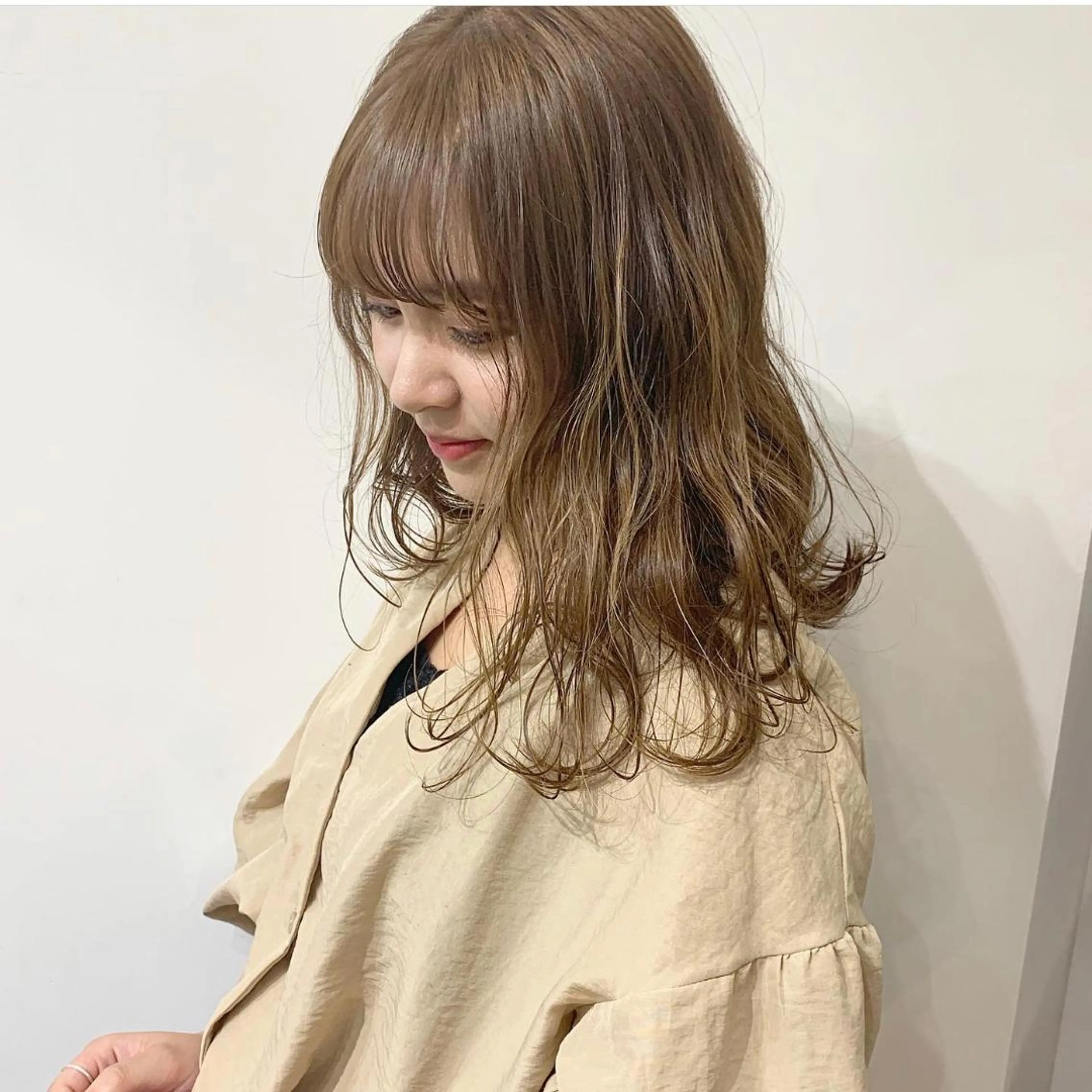 セミロング カラー ヘアカラー トリートメント salowin梅田所属・レイヤー/顔周り /AKARIのヘアスタイル