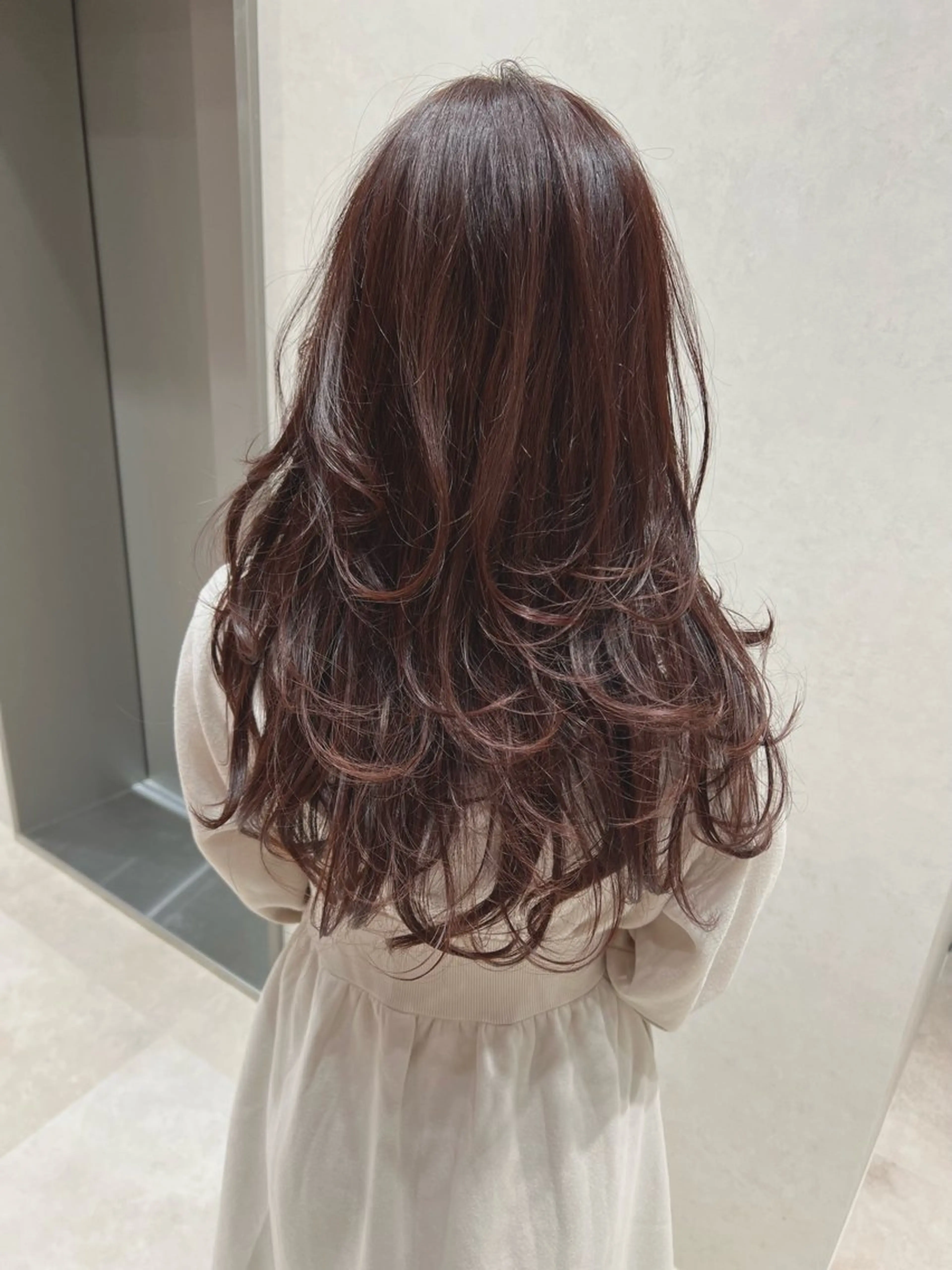 ロング カラー レイヤーカット カット 吉ヶ別符 亮祐のヘアスタイル