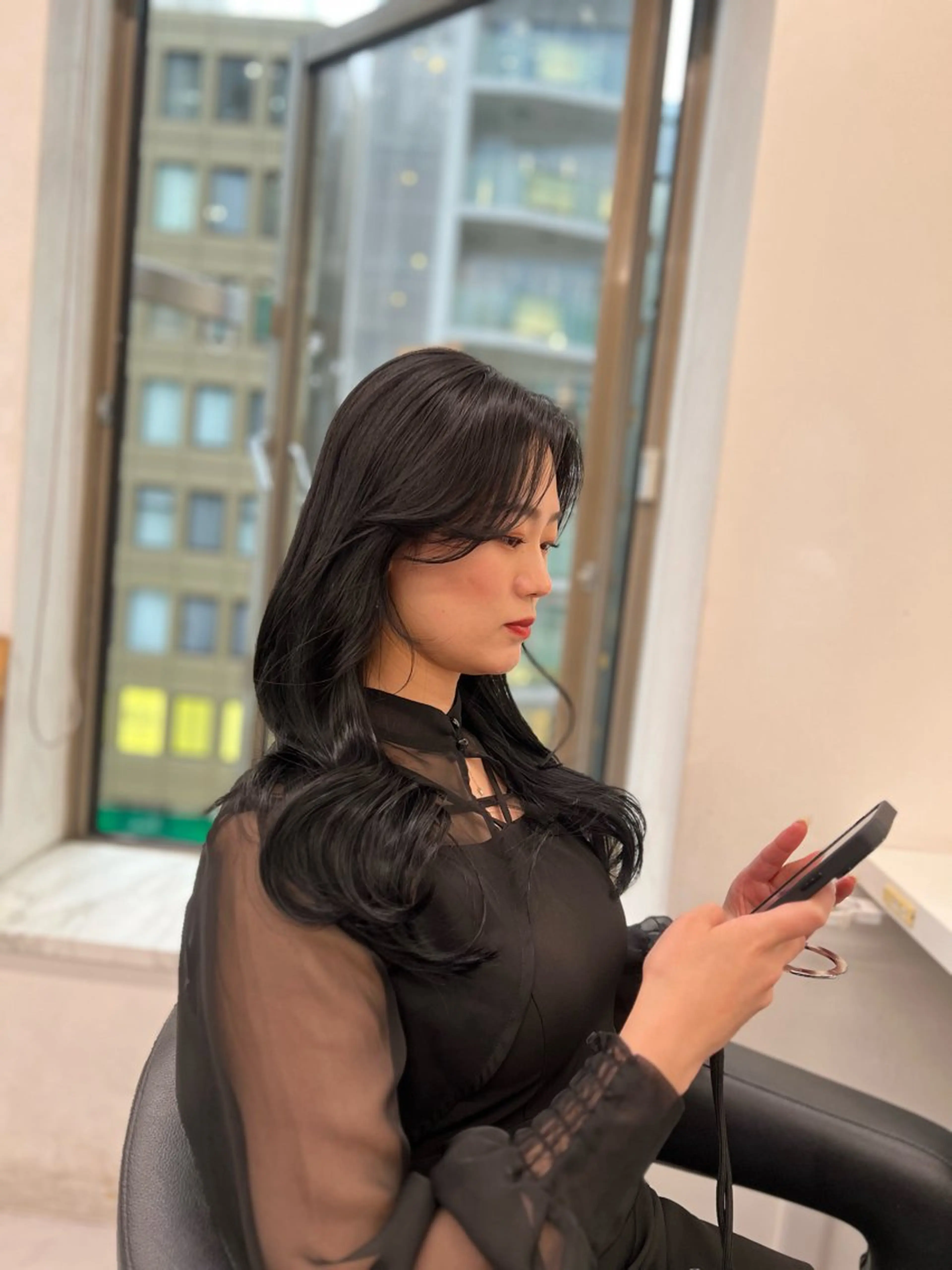 ロング カラー ヘアアレンジ カット ヘアカラー トリートメント ヘッドスパ ヘアセット 透明感×韓流ハイ トーン🫧RYUTAのヘアスタイル