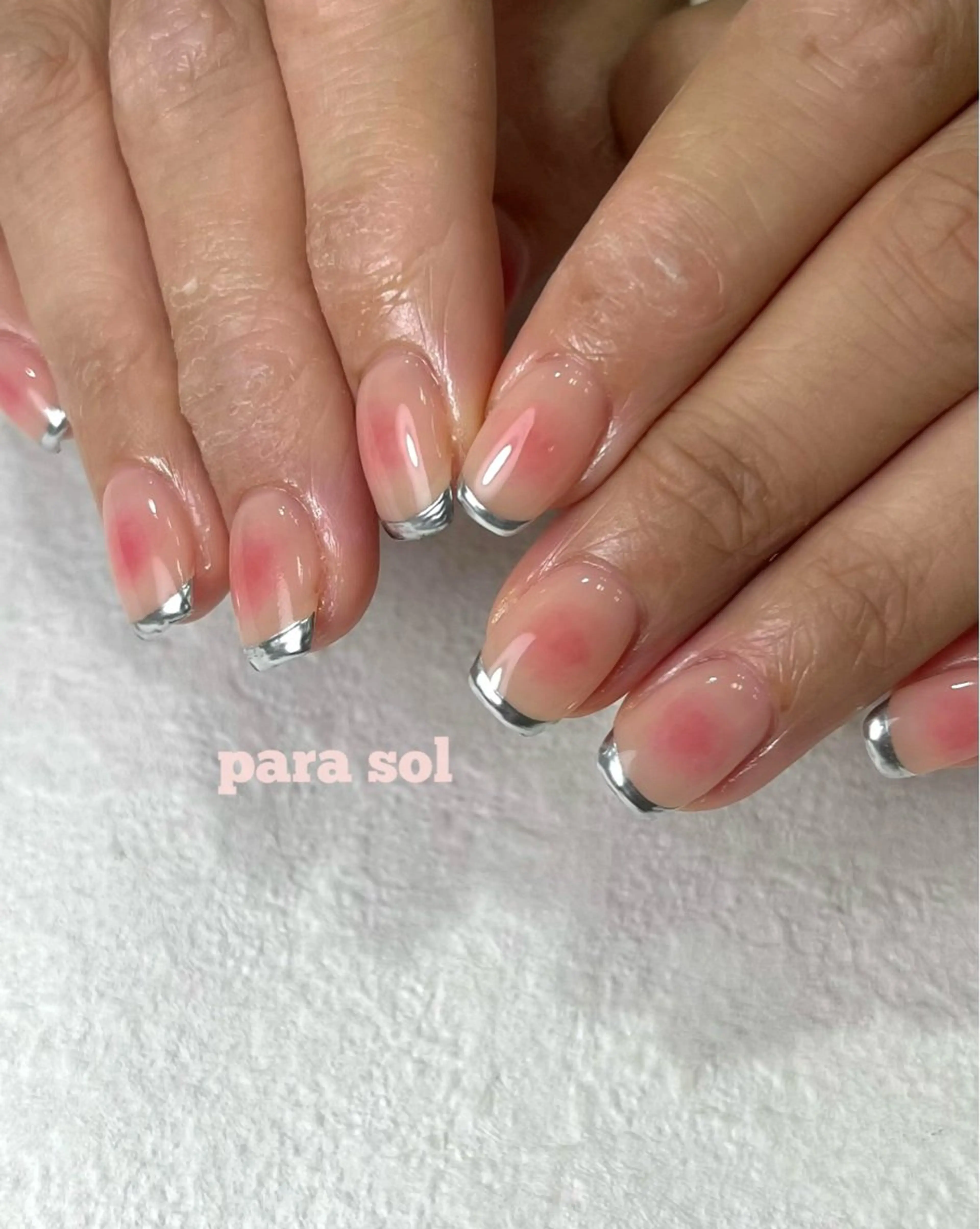 ネイル チークネイル フレンチネイル ジェルネイル パラジェル シルバー ハンドネイル フットネイル para ☀︎ sol by BECK所属・Para Sol nail　Maoのネイルデザイン