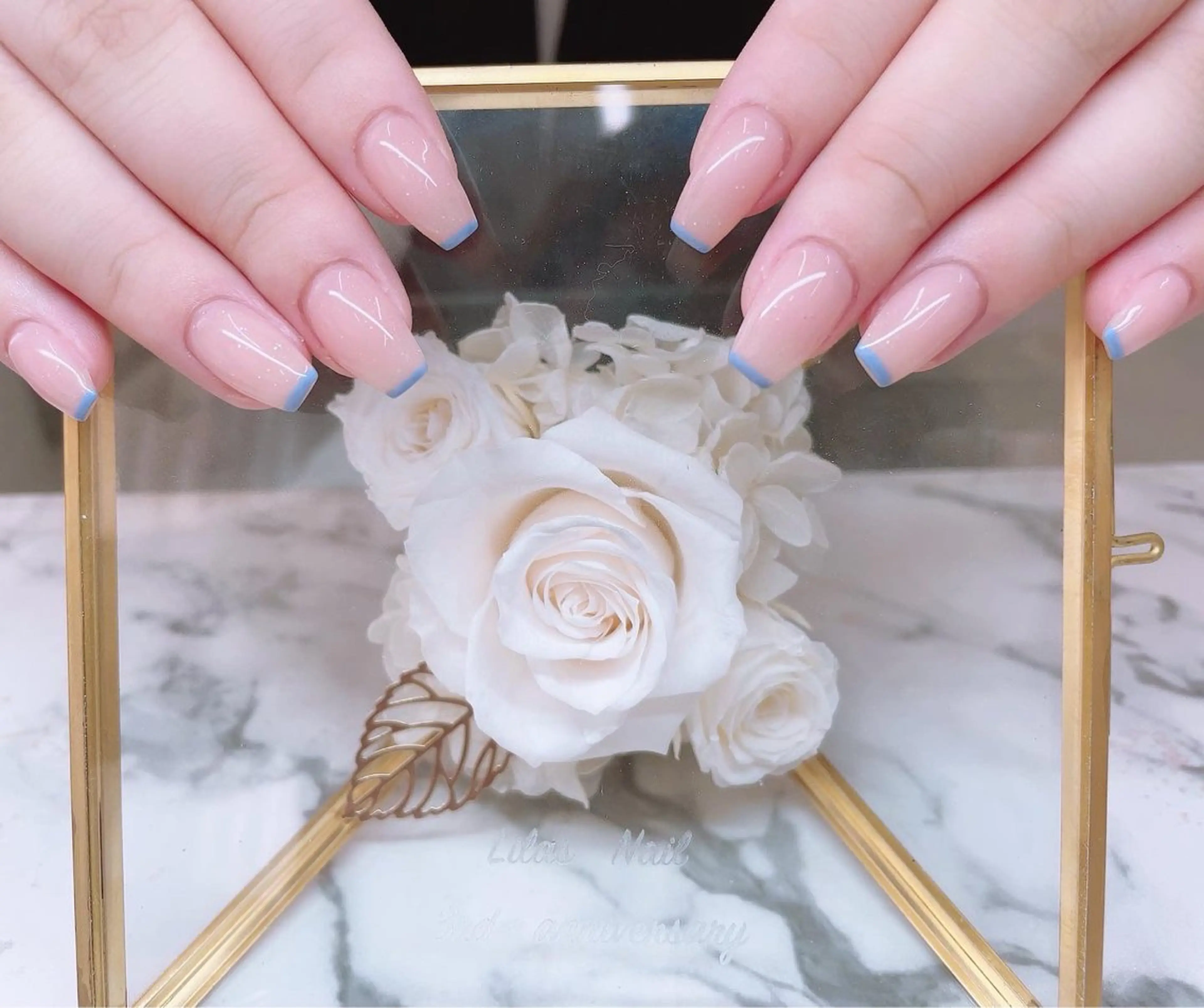 ネイル ブルー フレンチネイル ジェルネイル ハードジェル キラキラネイル Lilas Nailのネイルデザイン