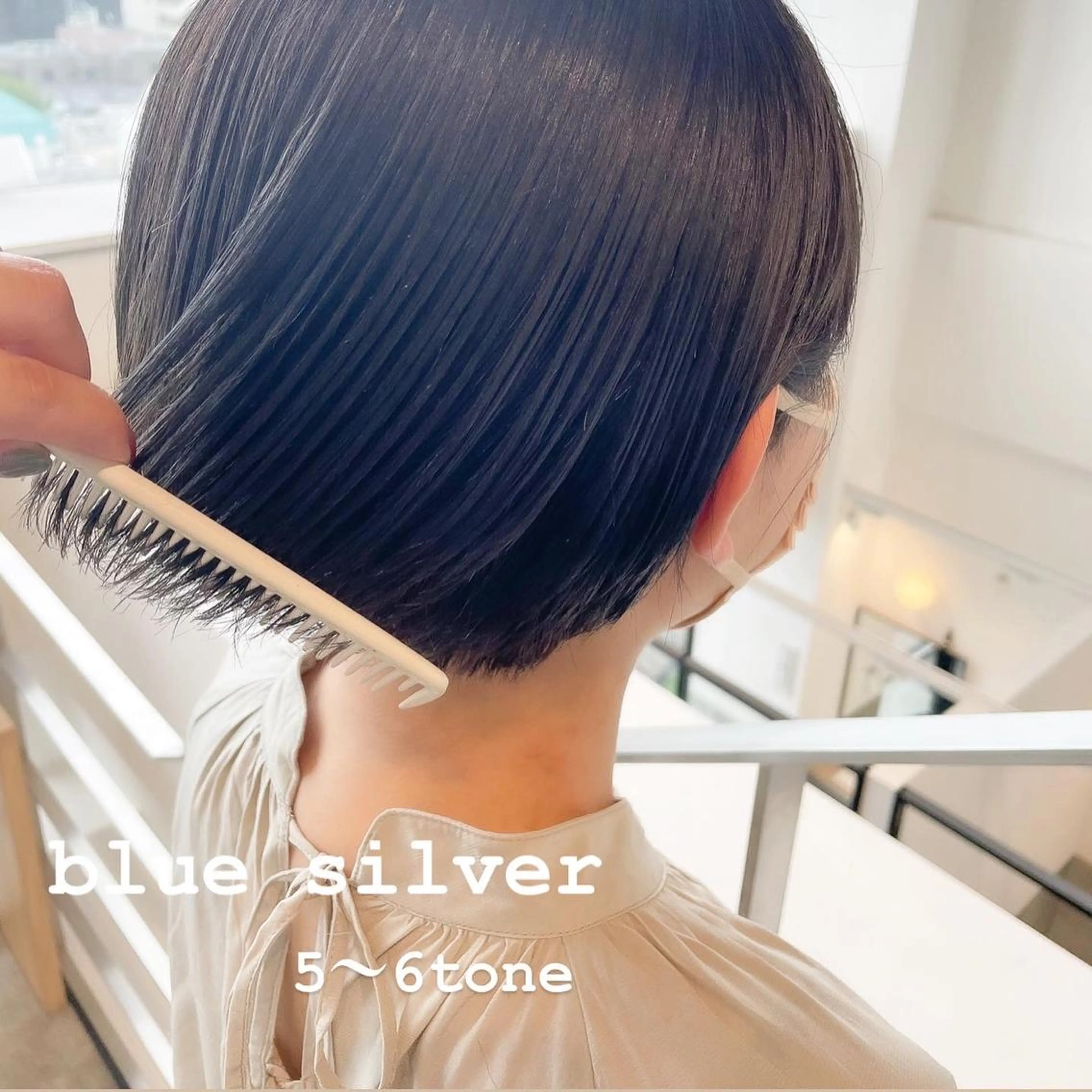 ショート カラー ヘアアレンジ ミニボブ/ブリーチ 🌈MISATOのヘアスタイル