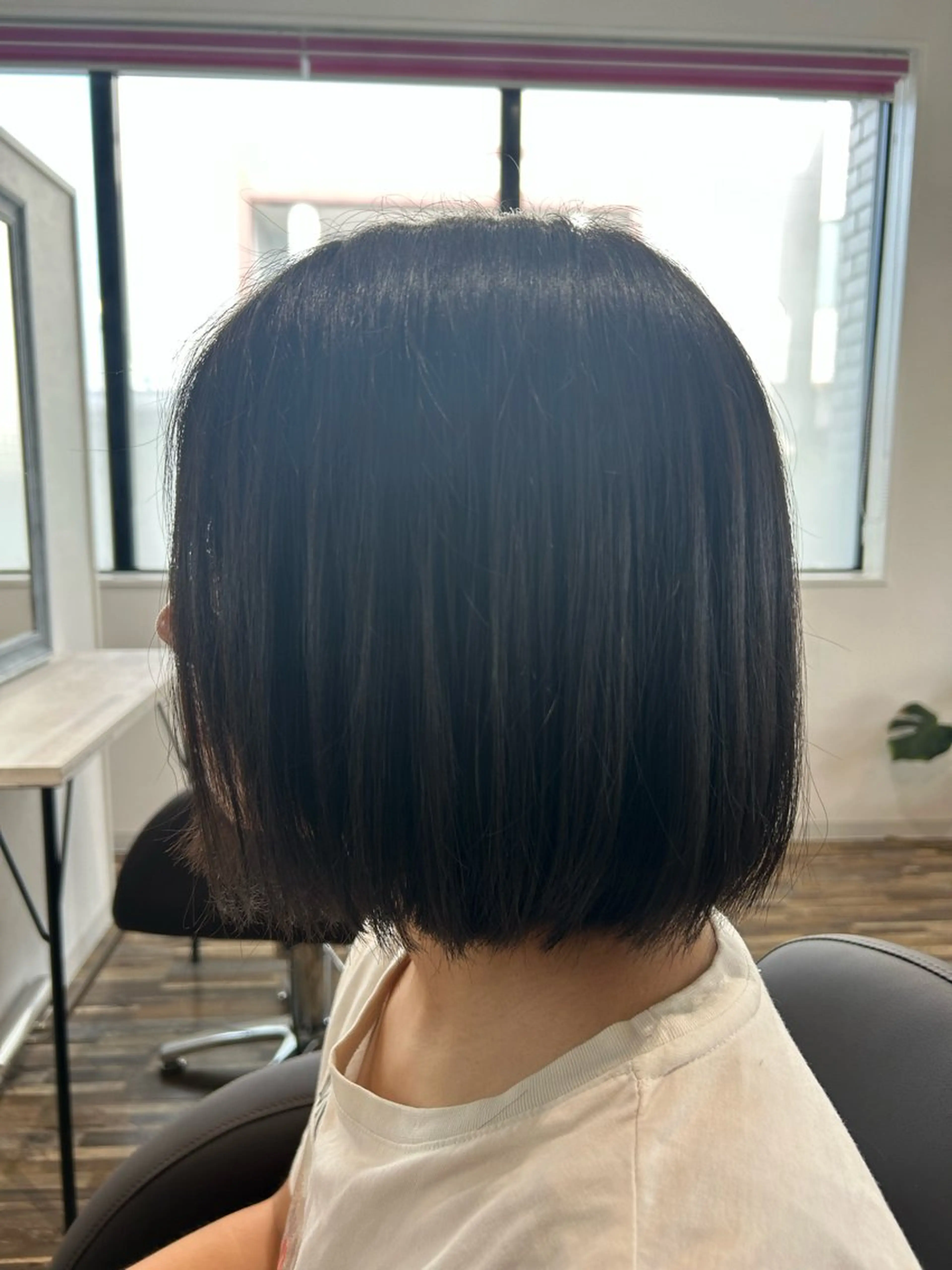ミディアム ボブ 高木 瑶子のヘアスタイル