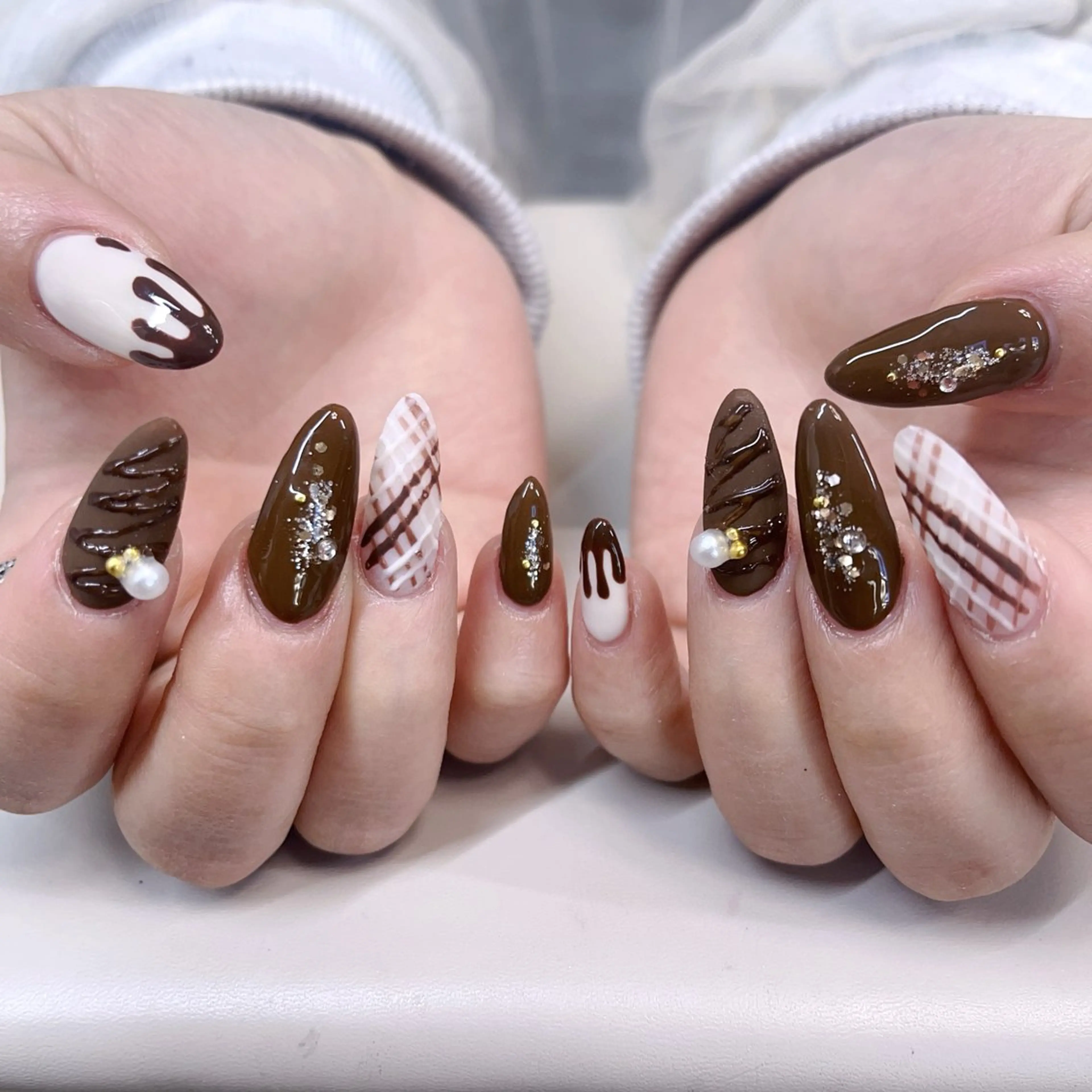 ネイル 成人式 フレンチネイル ジェルネイル グラデーション マグネットネイル ハンドネイル ハンドケア Rika  nail cocoのネイルデザイン