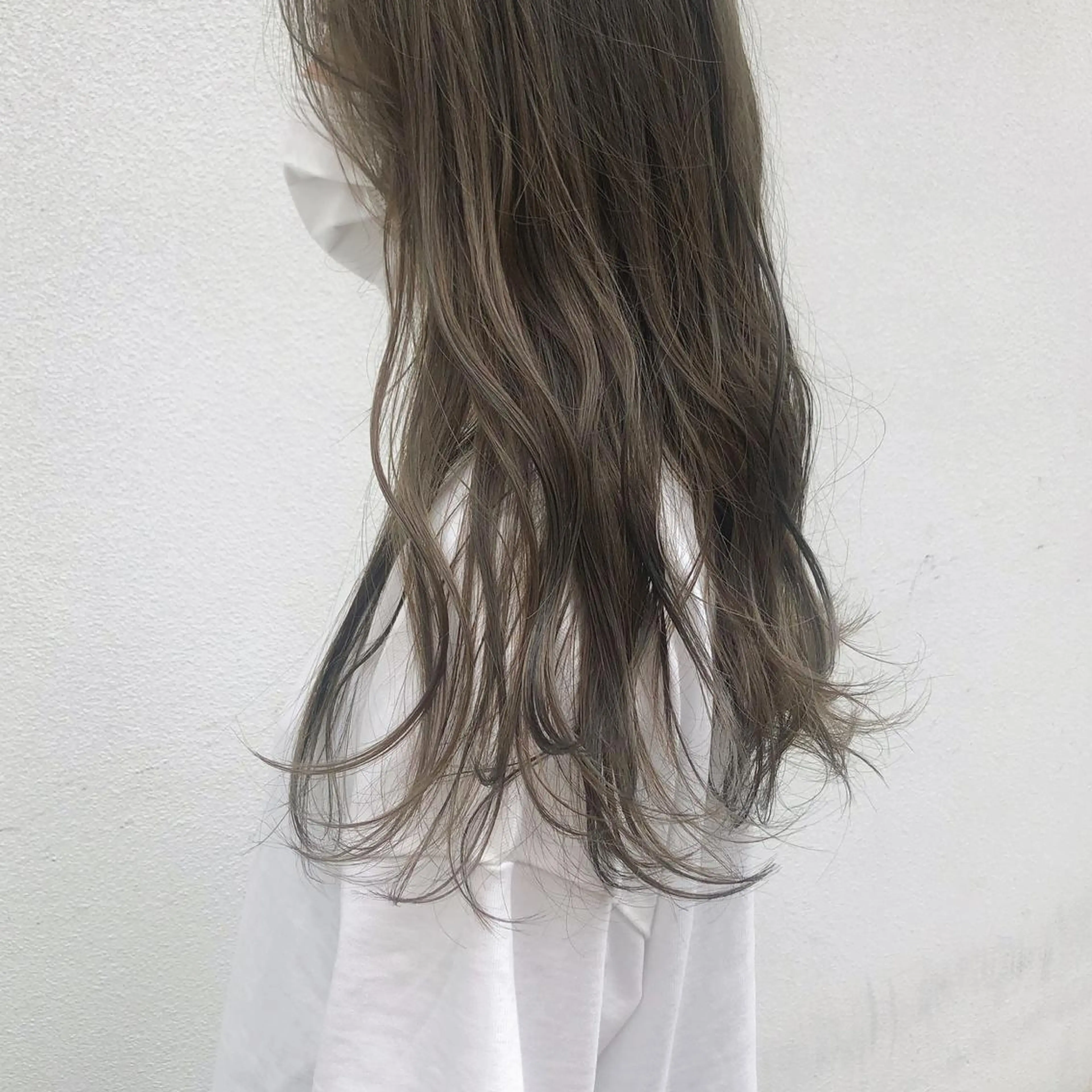 【お得な50%OFF】カット + ブリーチ + カラー + トリートメント♥️の写真