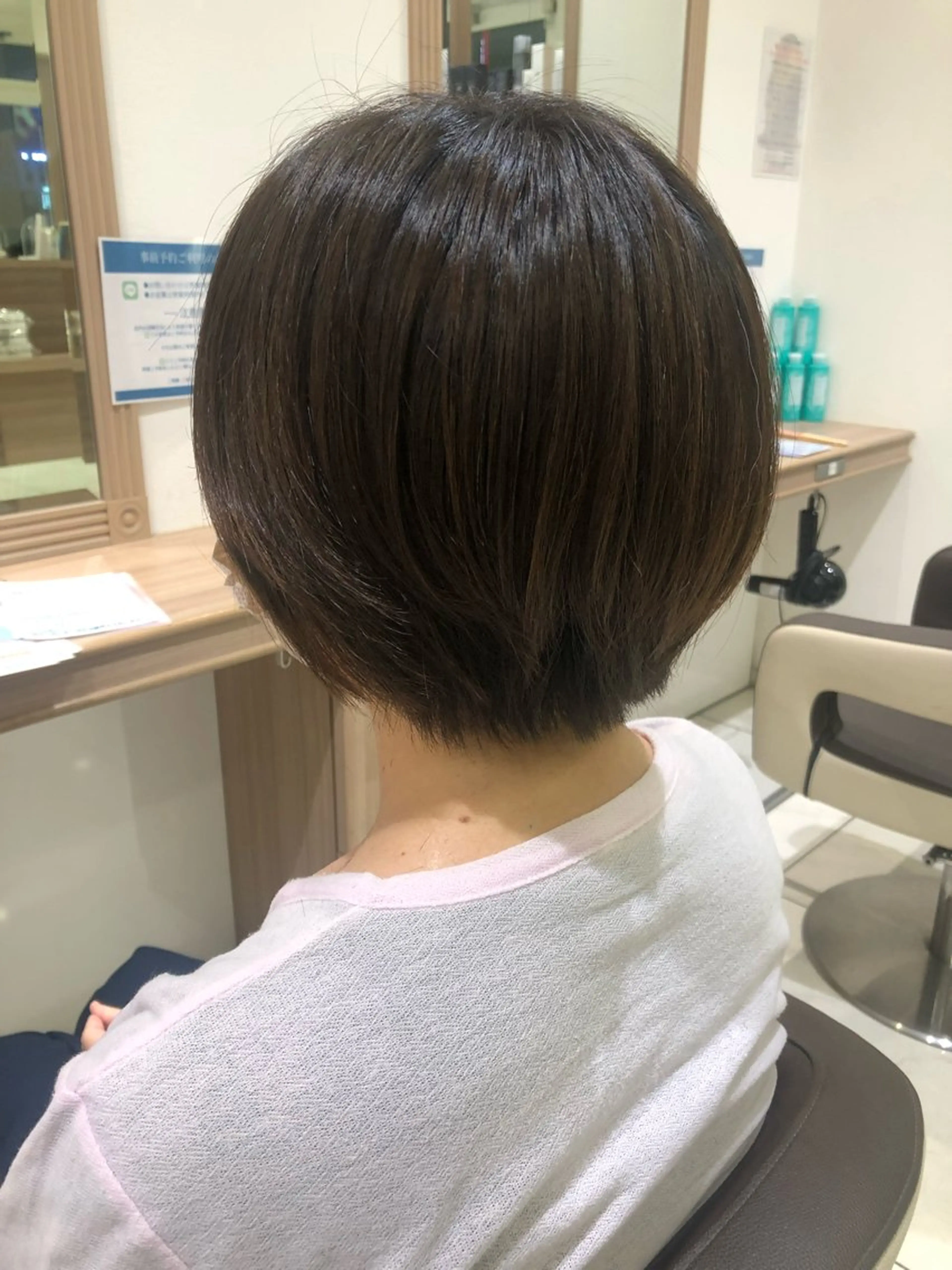 ショート ボブ カット ヘッドスパ 侑🌈特価 映える店内でカット✨のヘアスタイル
