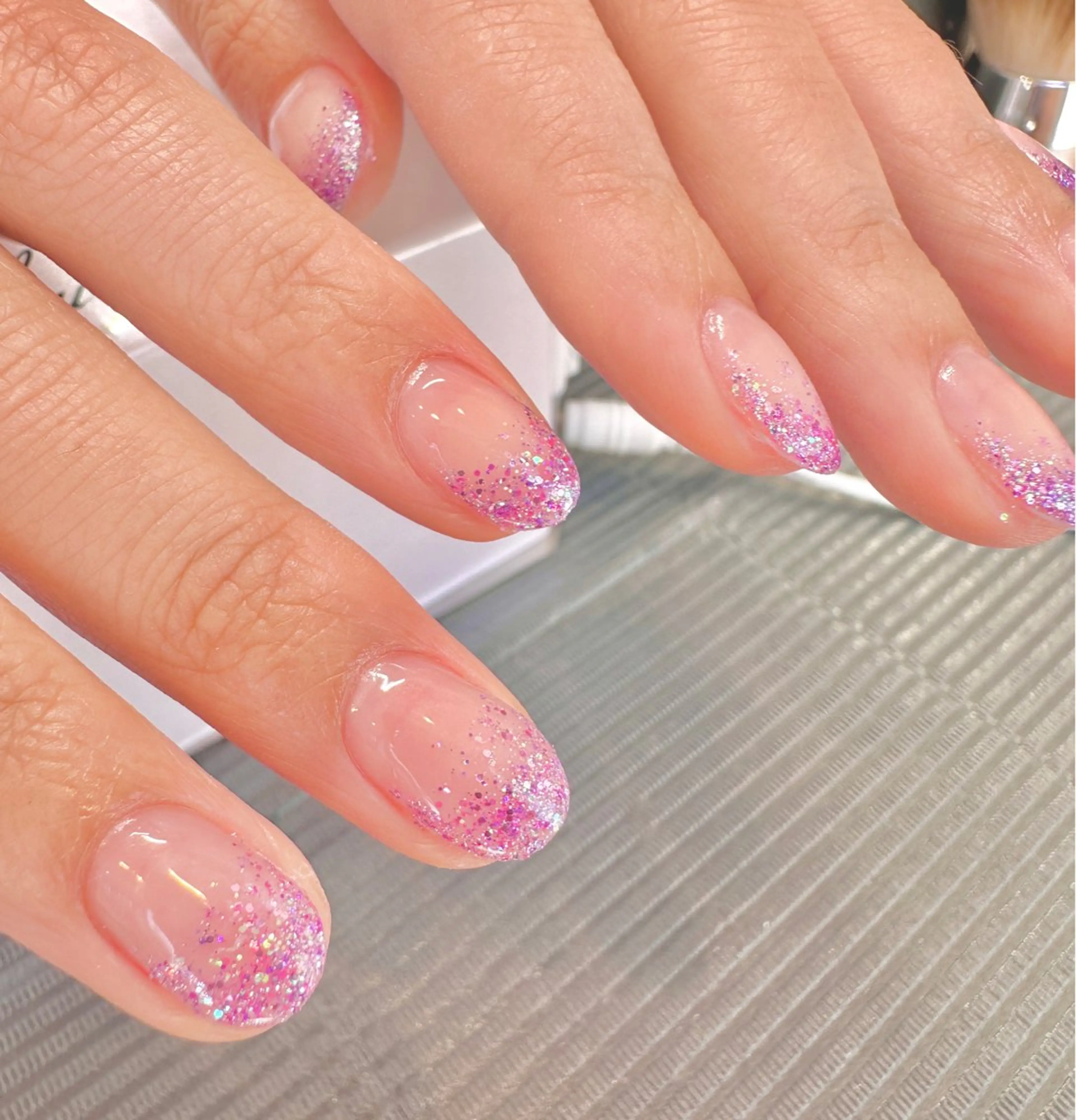 ネイル グラデーション ラメ(グリッター) ラメグラデーション 羽鳥 薫乃のネイルデザイン