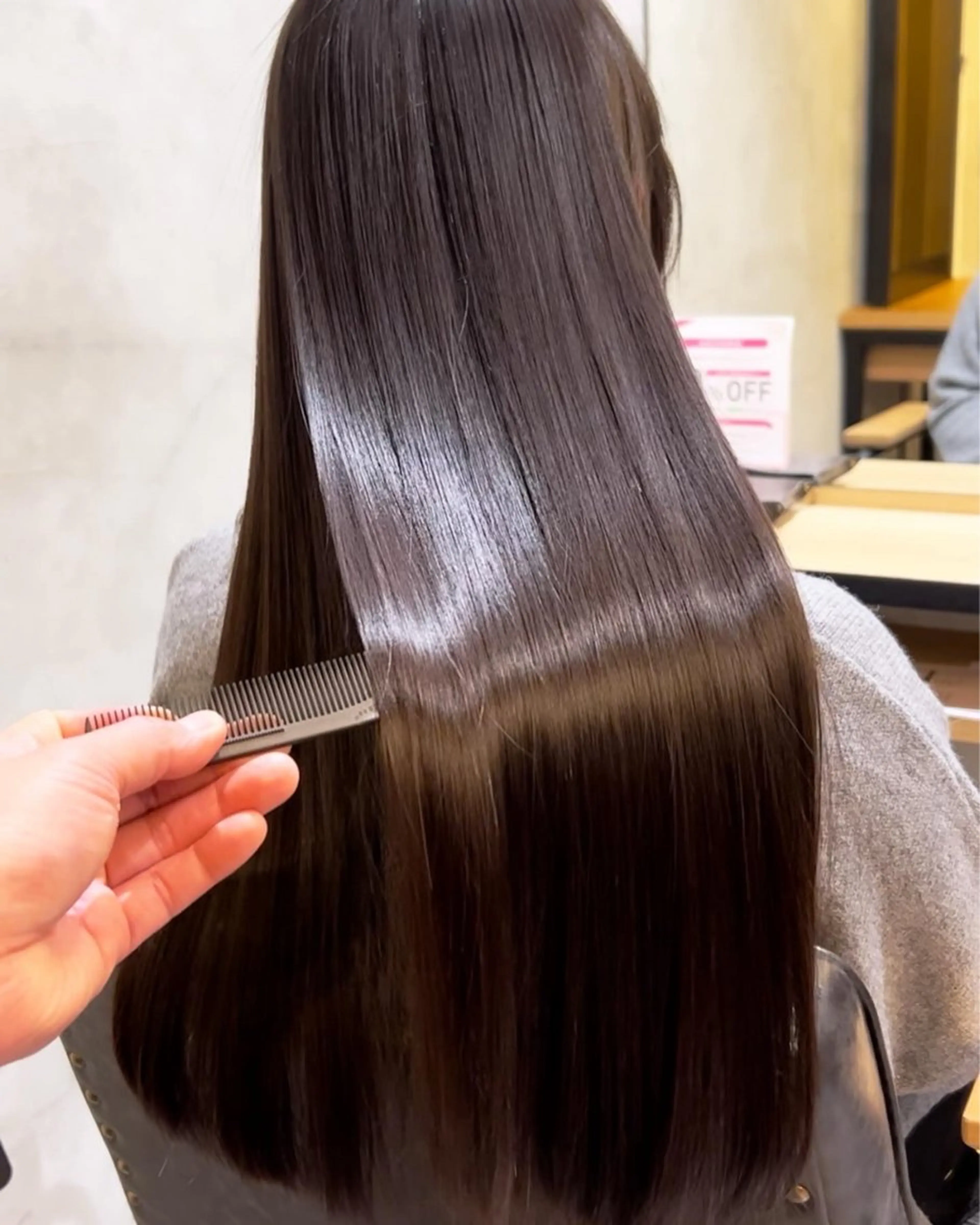 【4/13（月曜日）​〜​4/15（水曜日）限定クーポン】艶感カラー+ 《SUBLIMIC》酸熱トリートメント →9800円の写真