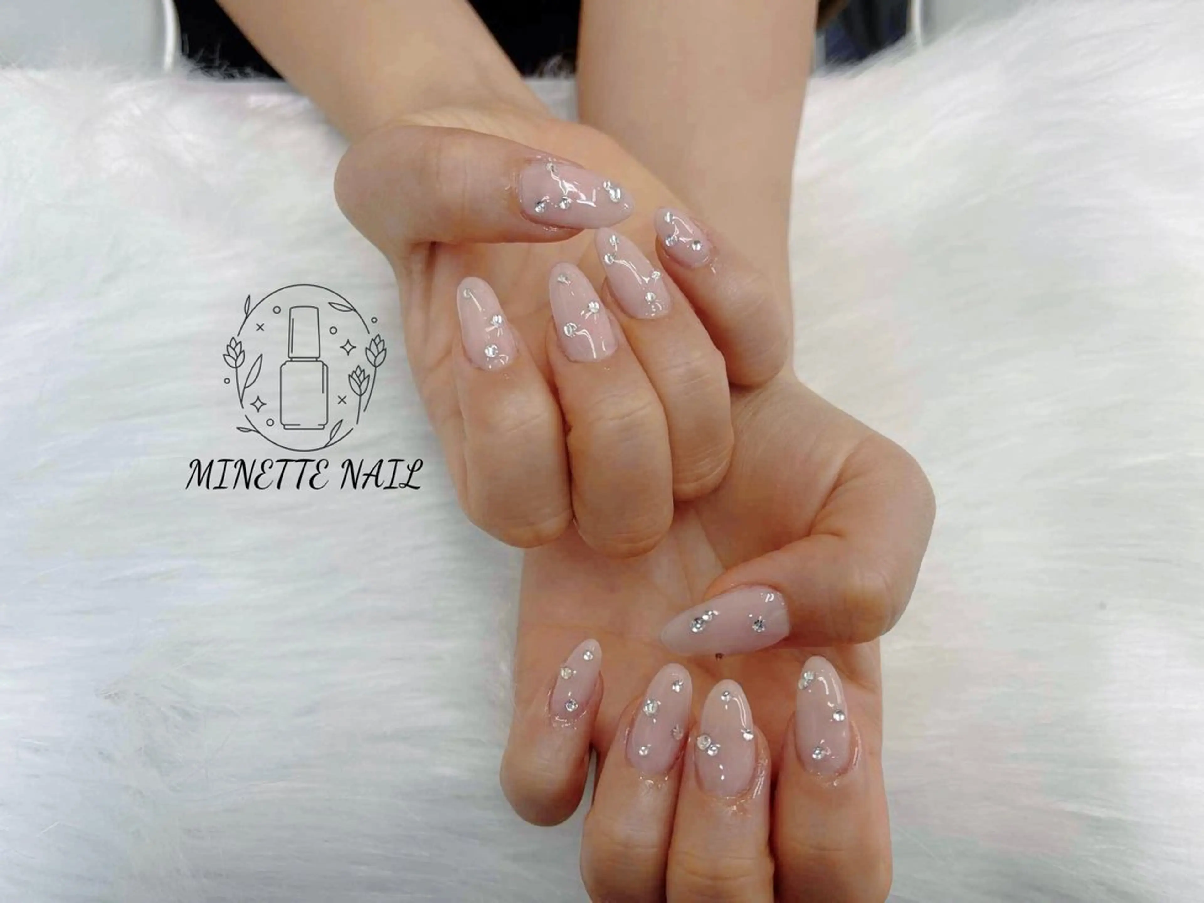 ネイル ストーンネイル ハンドネイル Minette nailHuongのネイルデザイン