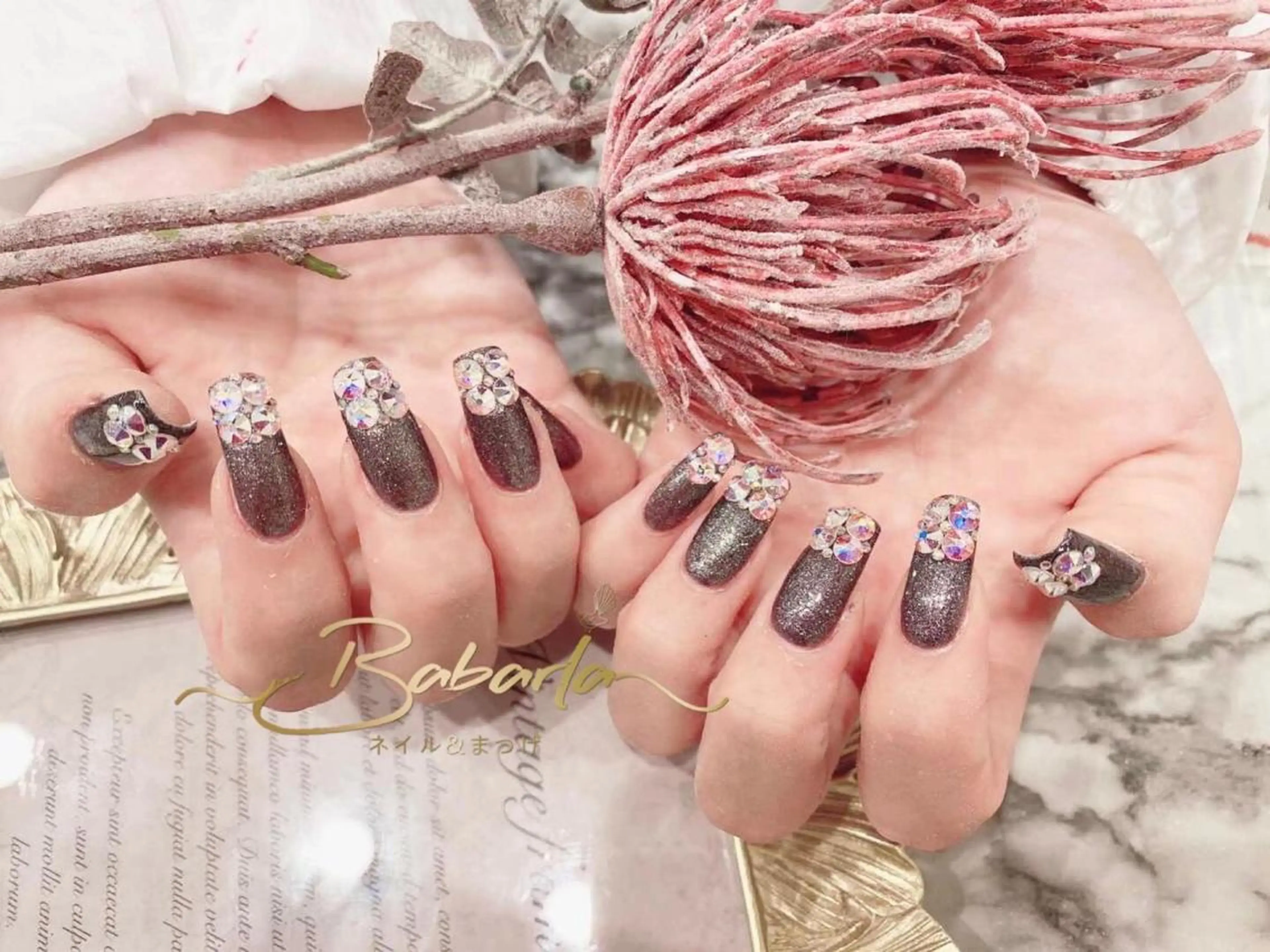ネイル ジェルネイル ゴールド ラメ(グリッター) ストーンネイル Babarla Nailのネイルデザイン