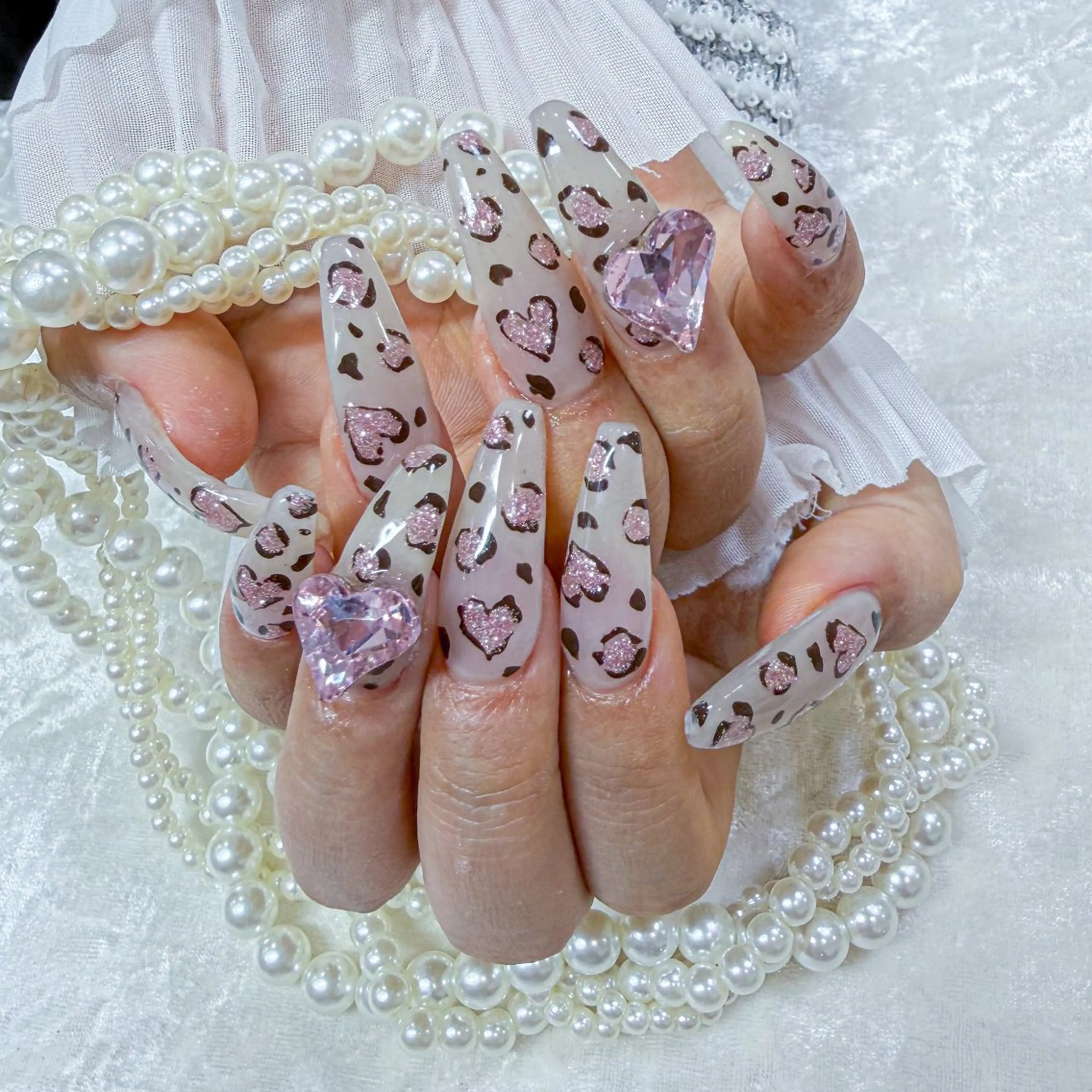 ネイル アートネイル 長さ出し フットネイル 韓国ネイル マグネットネイル ハンドネイル Minami 🍓のネイルデザイン