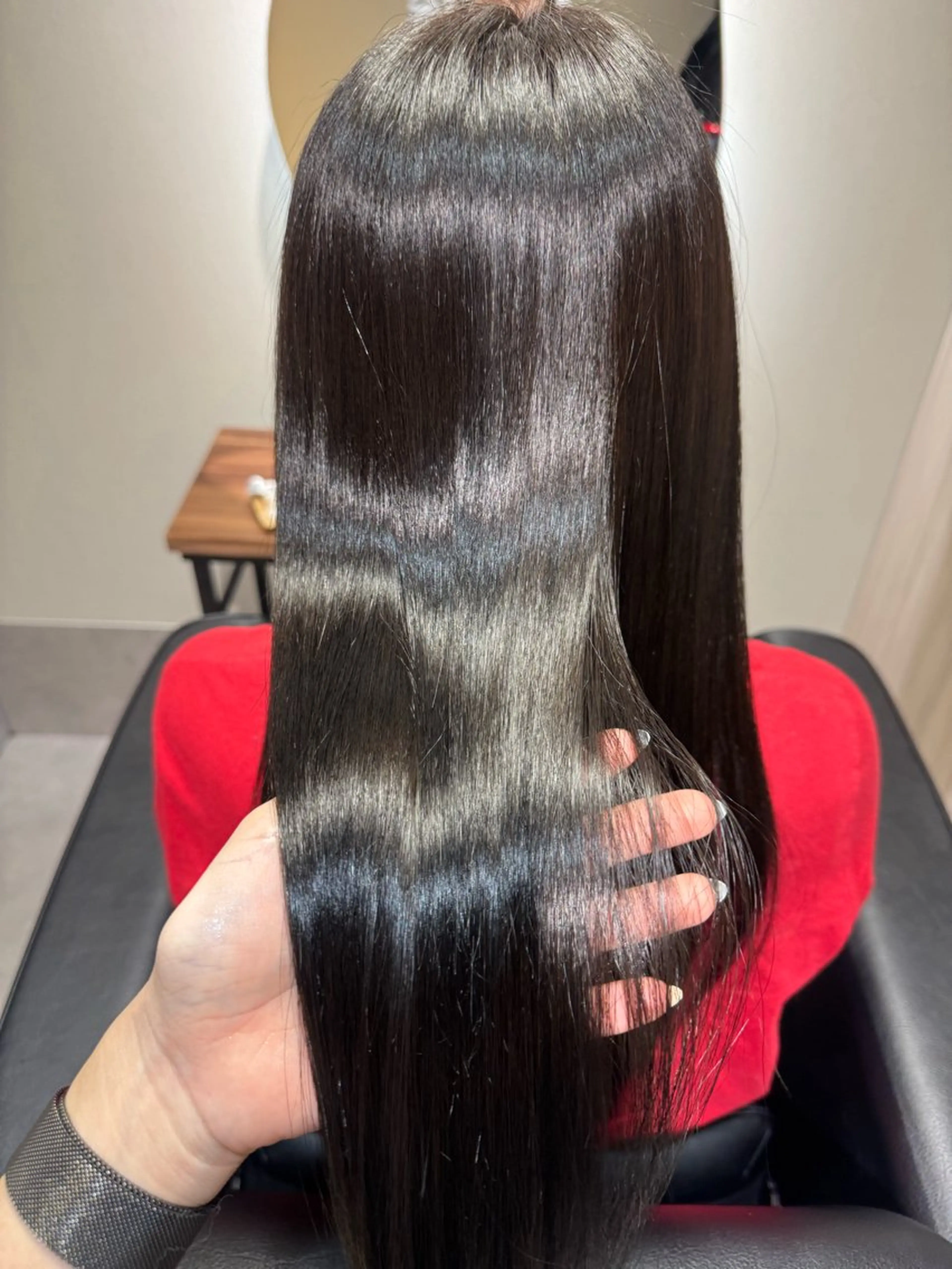 ロング ヘアカラー トリートメント NAVY 橋本心 縮毛矯正のヘアスタイル