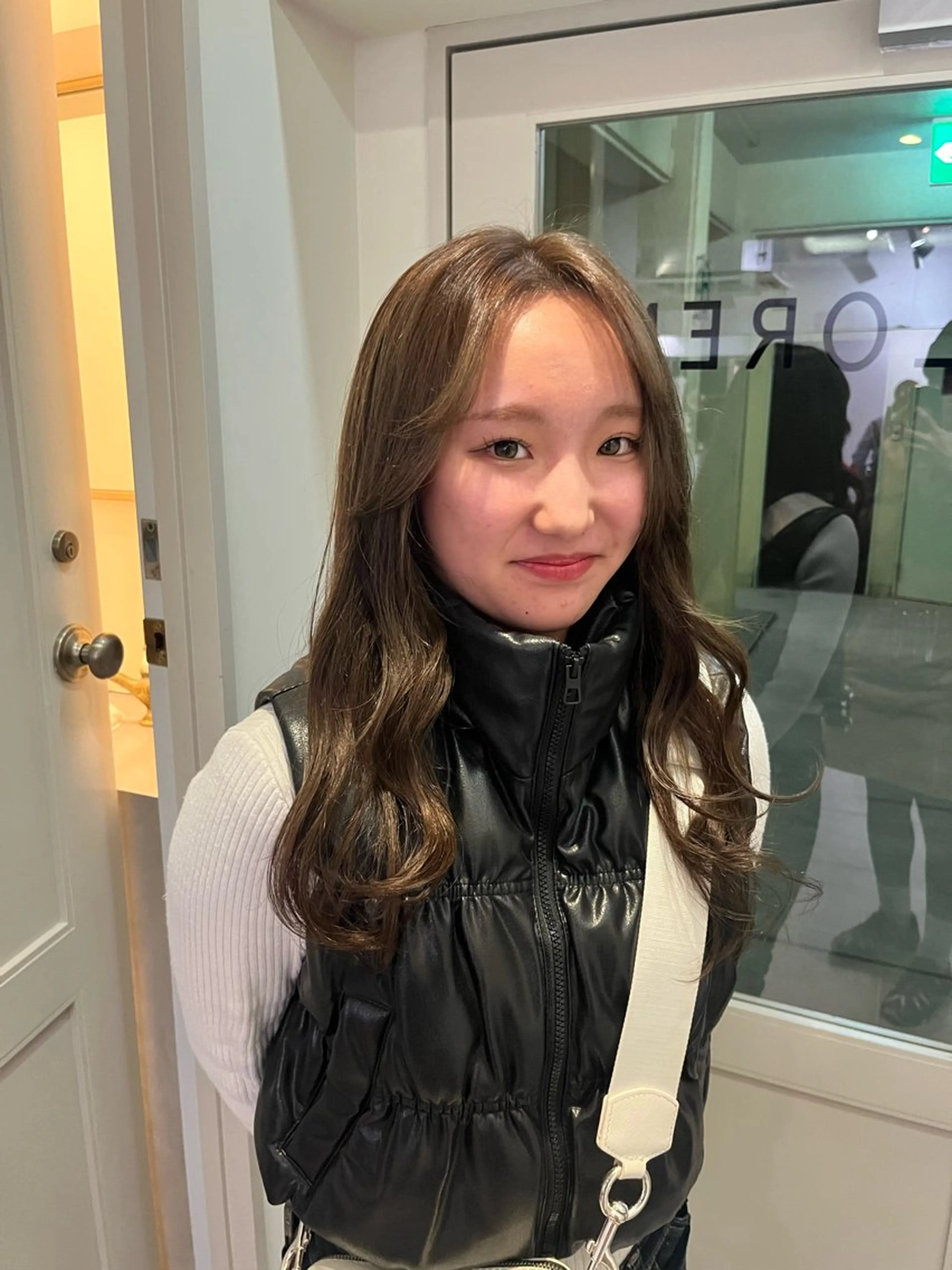 ロング カラー ブリーチ ヘアカラー くすみカラー/海外 レイヤー/ ローレンのヘアスタイル