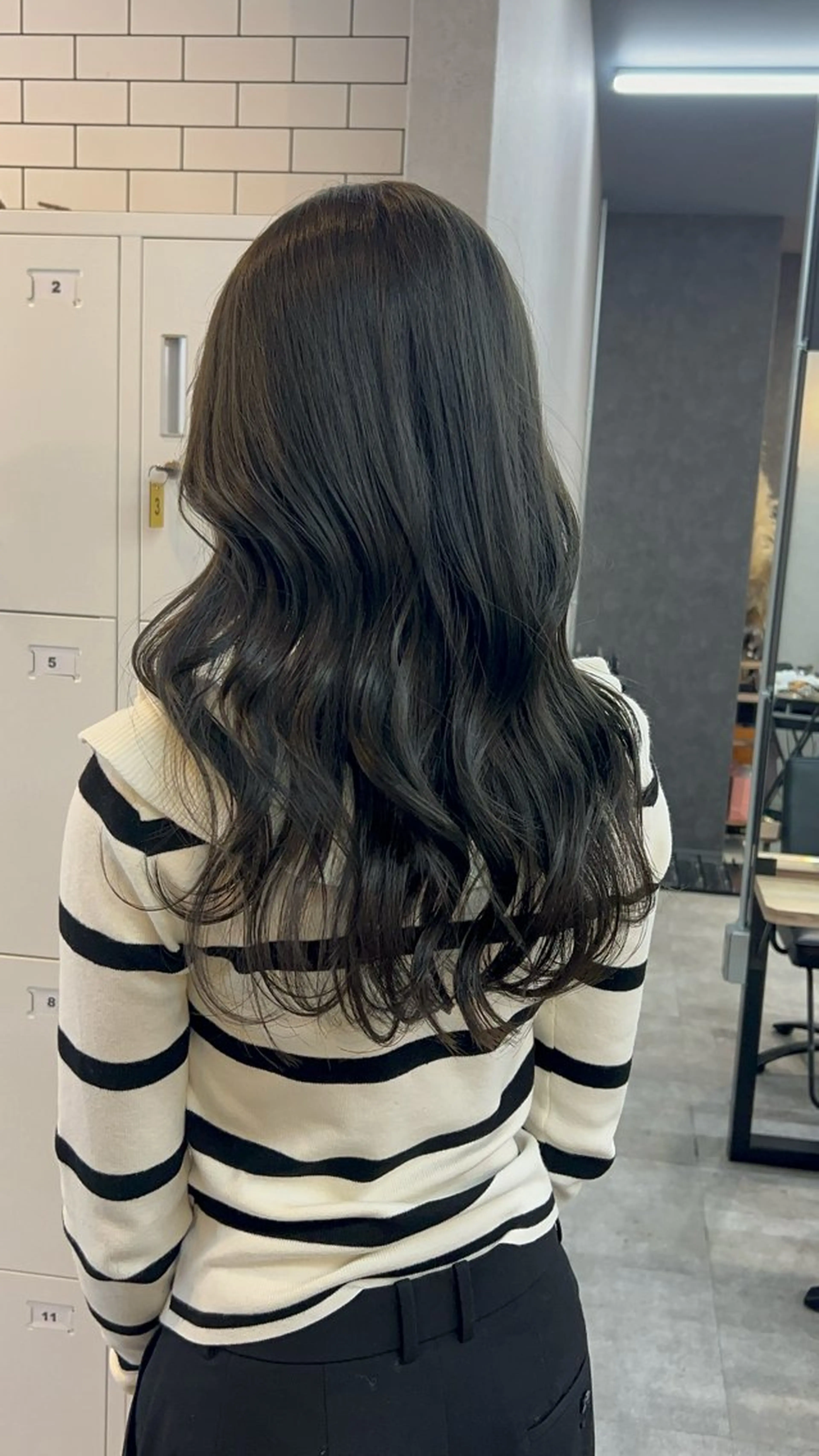 セミロング カラー いなみね はるきのヘアスタイル