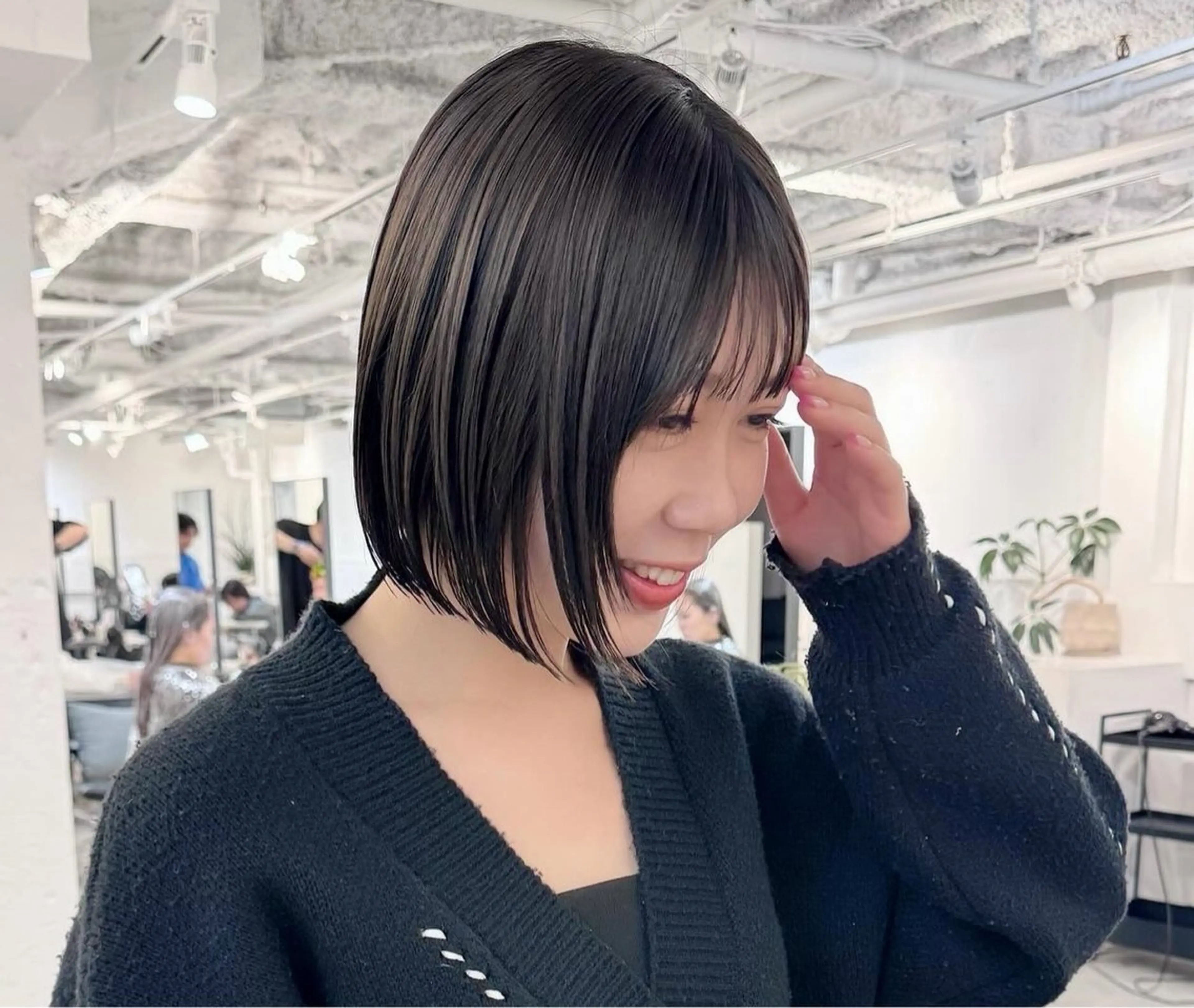 ショート 切りっぱなしボブ ワンレンボブ ボブ 外ハネヘア カット ヘアカラー カット特化 /BLUET/新宿のヘアスタイル