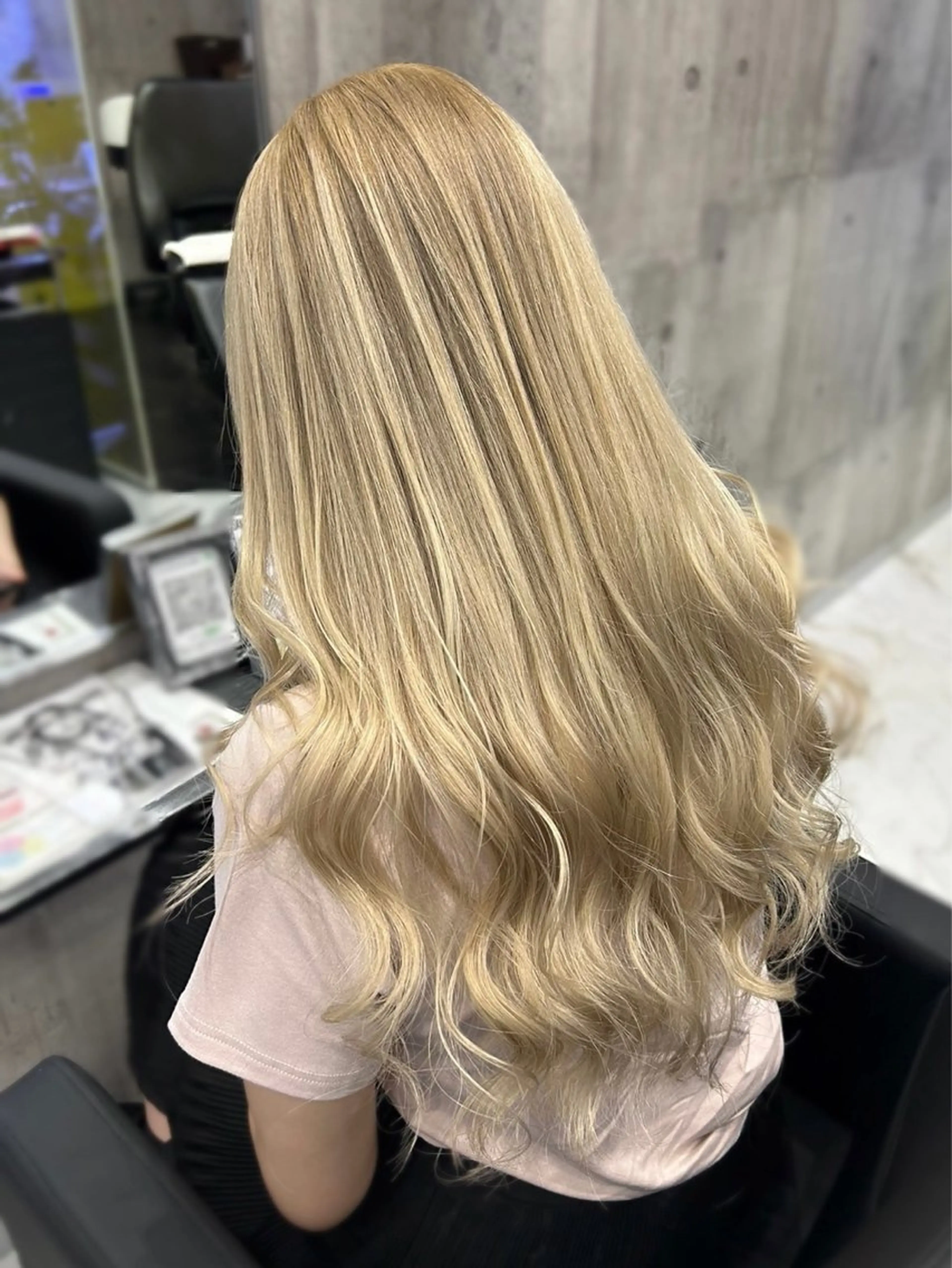 ロング カラー ✨ハイトーン✨ ANJIのヘアスタイル