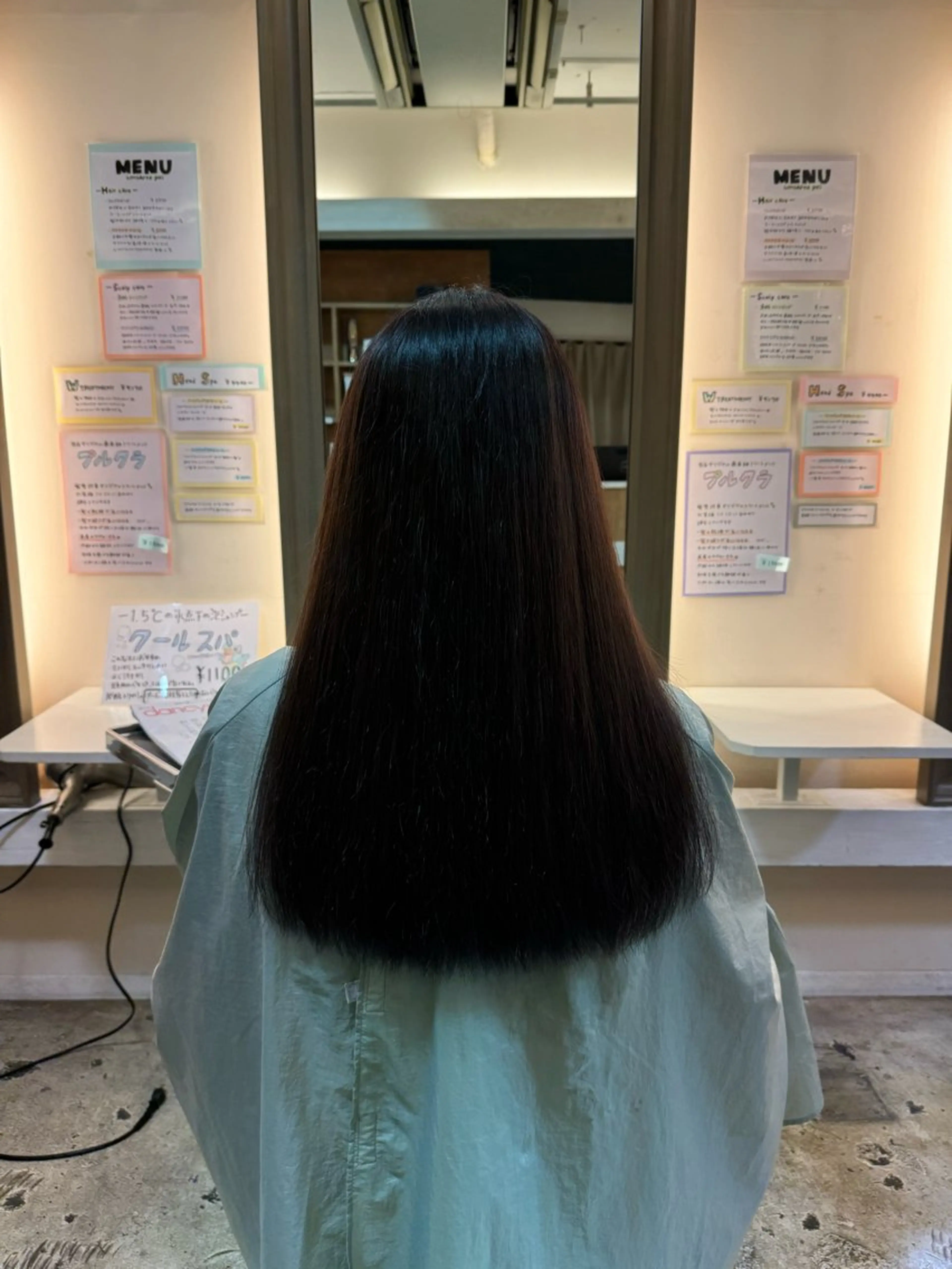 ロング タツキ／レイヤー／ パーマ／艶カラーのヘアスタイル