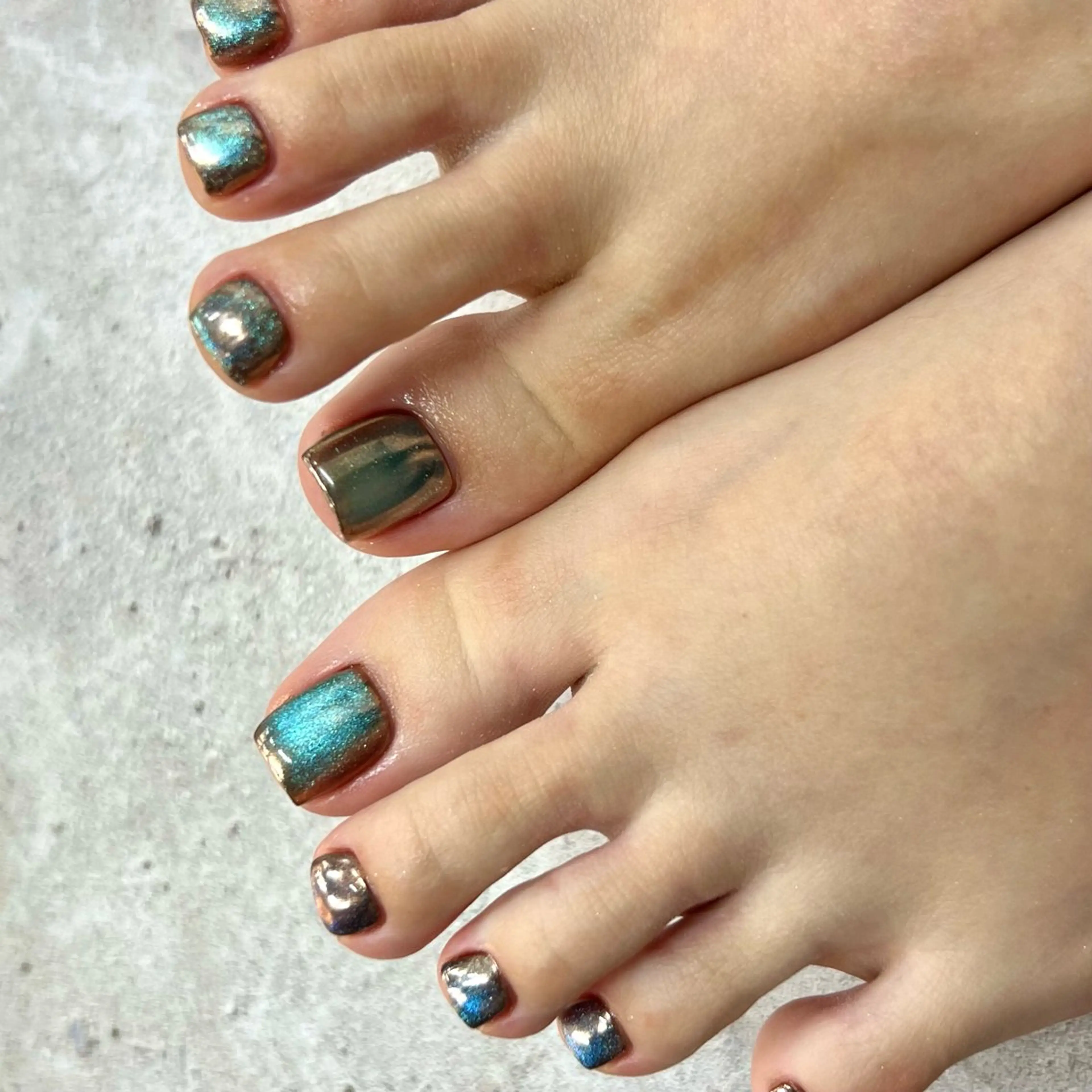 ネイル マグネットネイル ミラーネイル フットネイル GRANDEUR焼津 Nana🦖のネイルデザイン