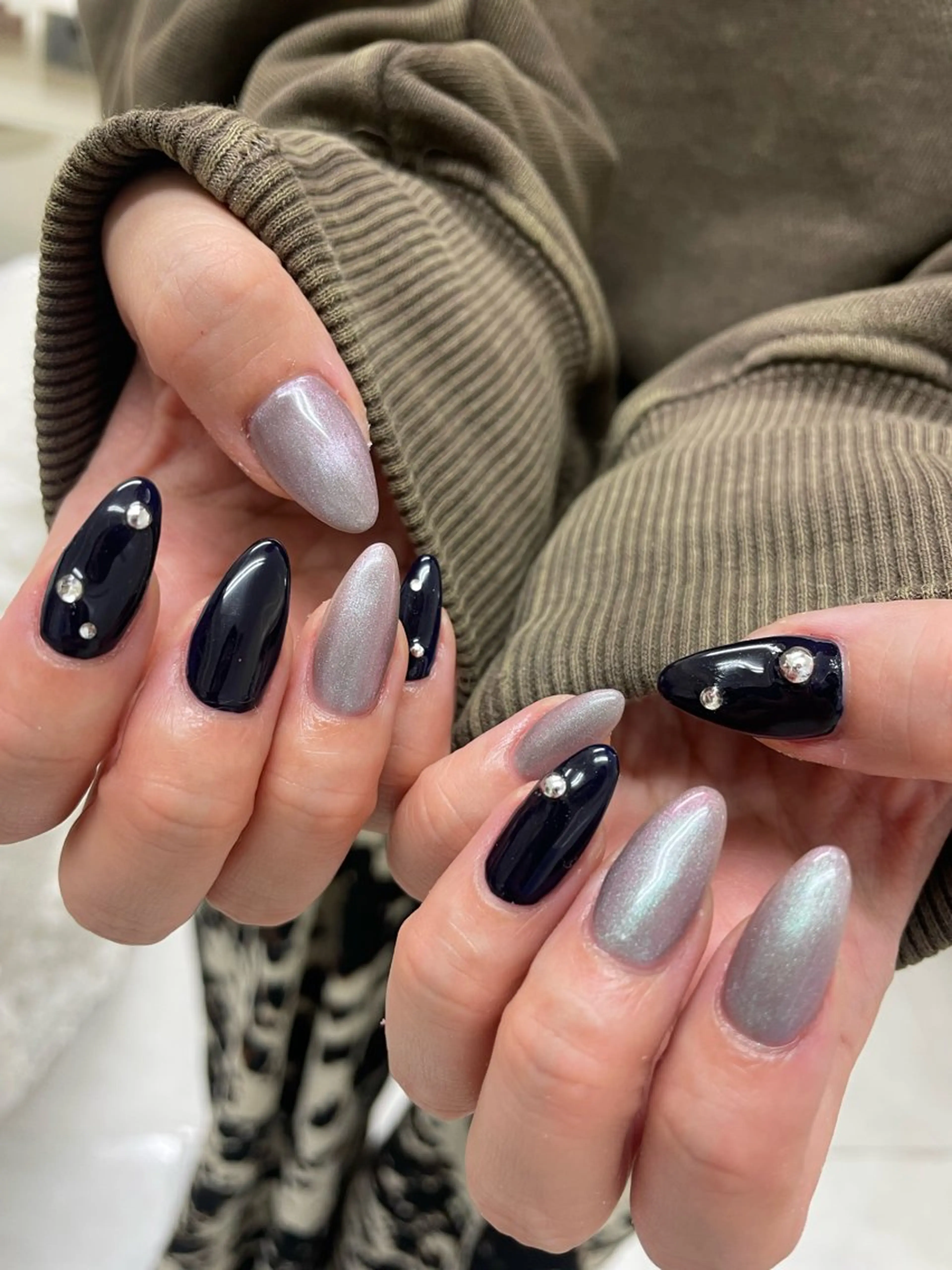 ネイル シンプルネイル ストーンネイル ハンドネイル Hisaka Mikiのネイルデザイン