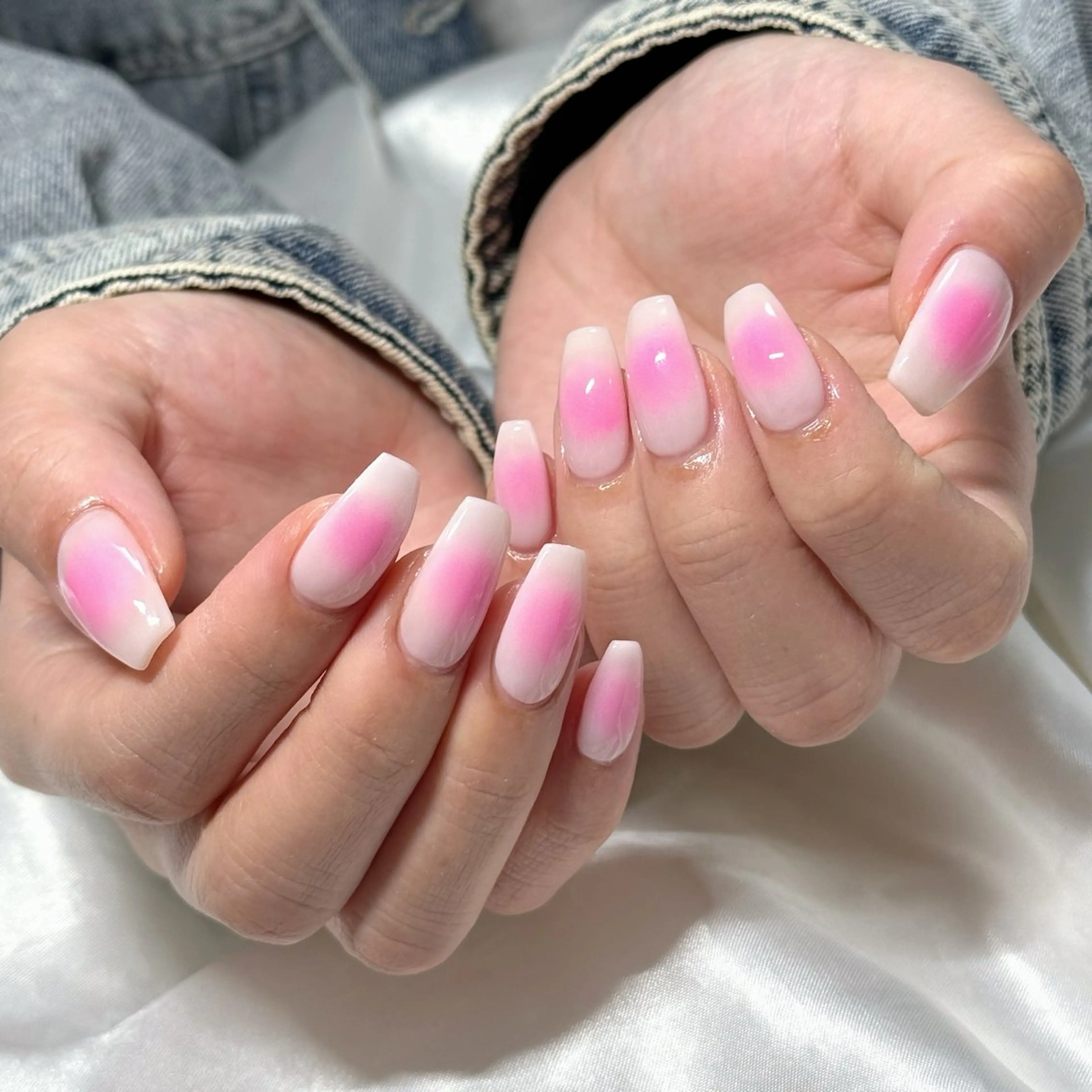 ネイル チークネイル ピンク シンプルネイル スクエアネイル ハンドネイル 【OKIKA】 らん🦖🌈🧡のマツエク・マツパデザイン