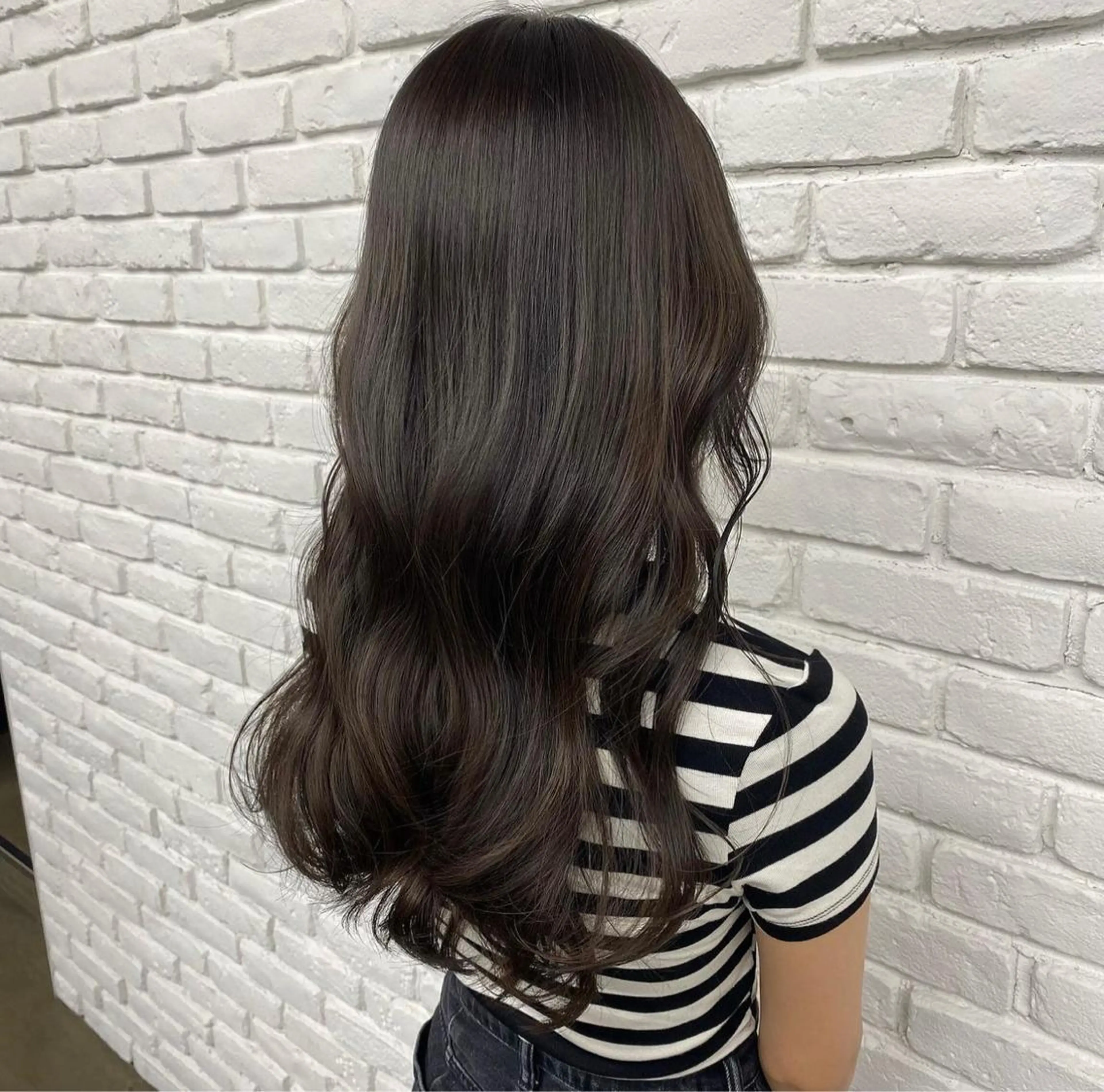 ロング カラー ヘアアレンジ ダークグレー ダークグレージュ グレージュ シアーグレージュ みなみ/韓国ボブ/ 韓国レイヤーのヘアスタイル