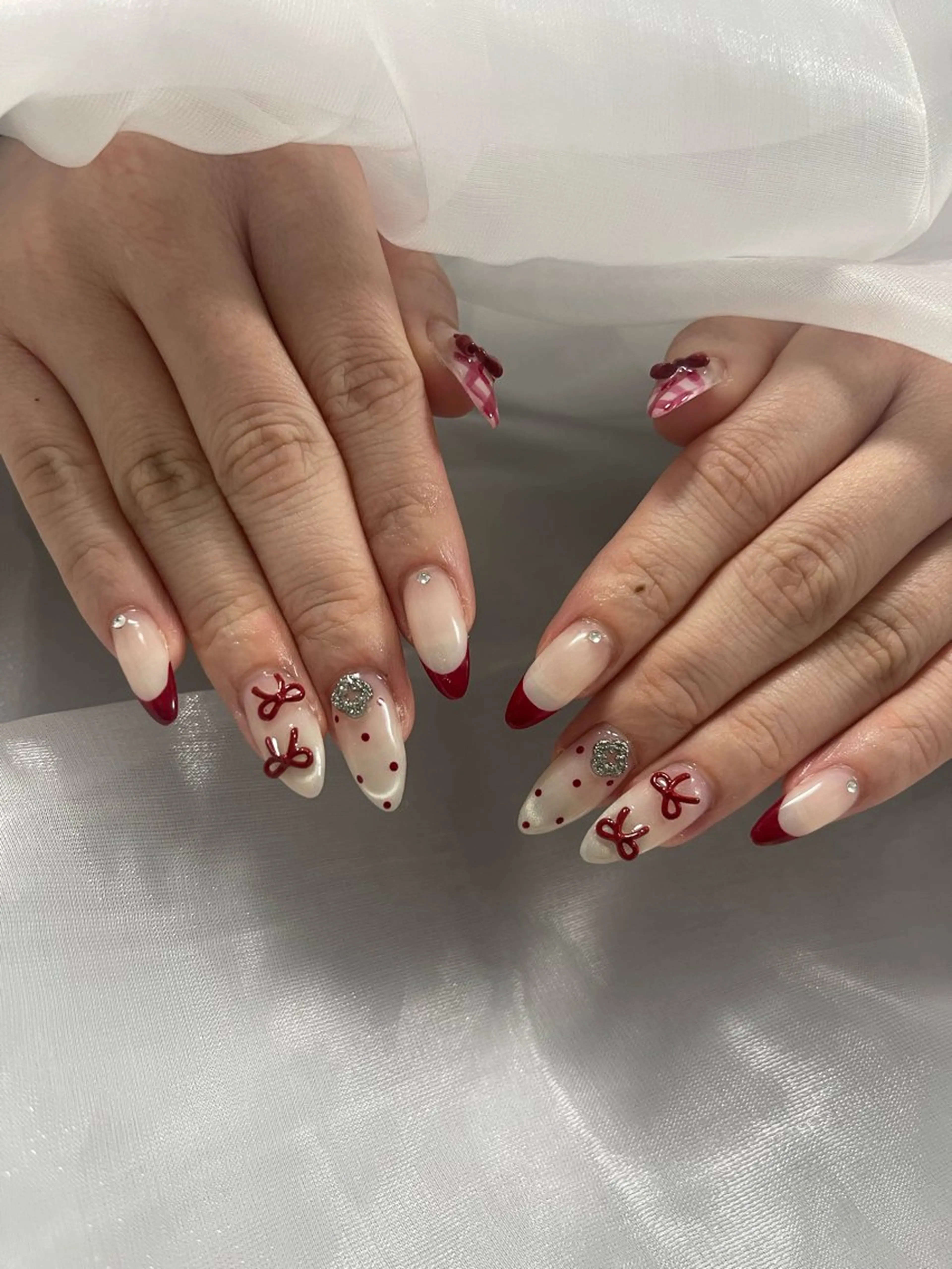 ネイル オーロラネイル クリアネイル フラッシュネイル ジェルネイル グラデーション ハンドネイル Amee Nail Salonのネイルデザイン