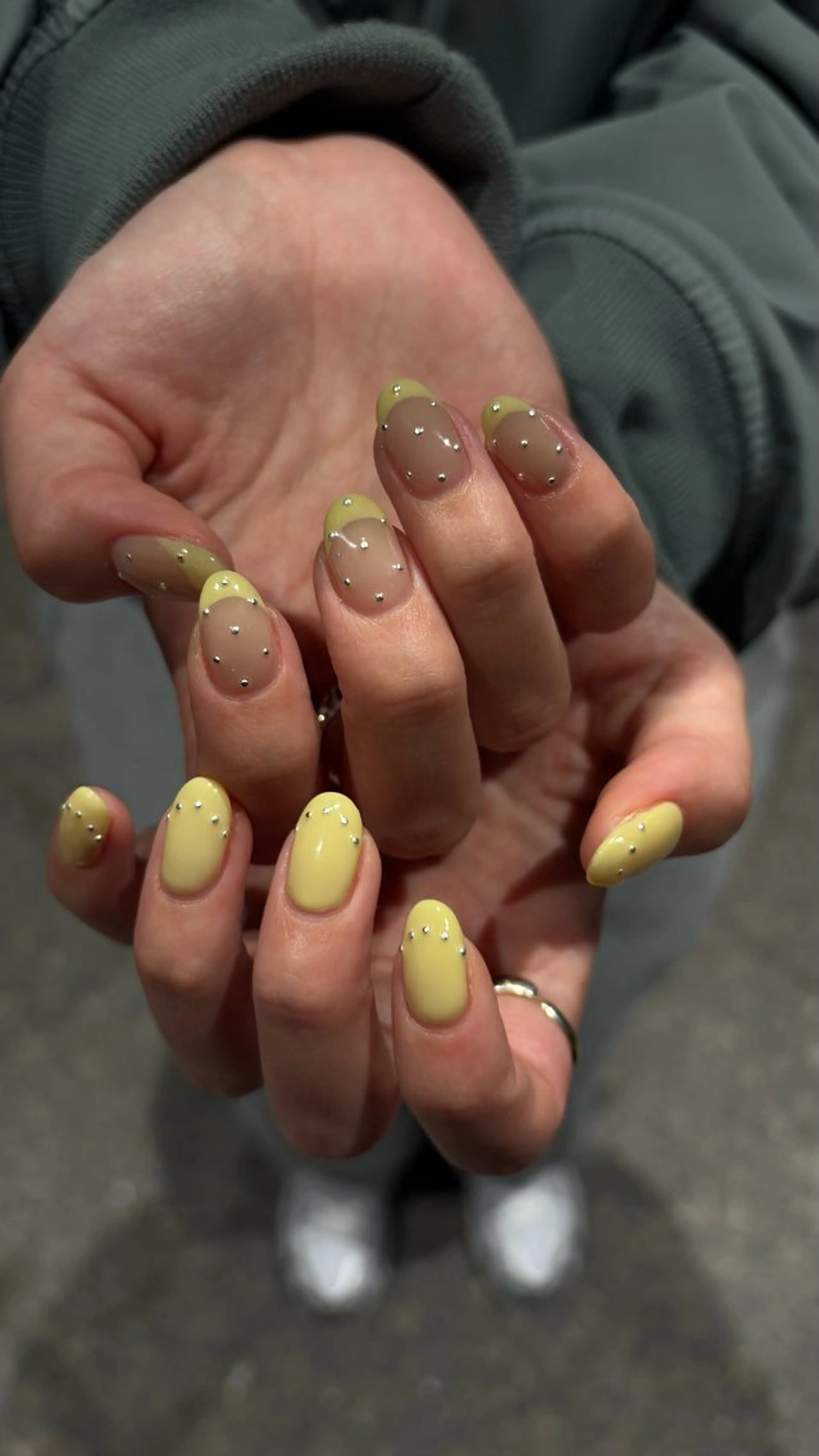 ネイル ドット シルバー ハンドネイル Ann nailのネイルデザイン
