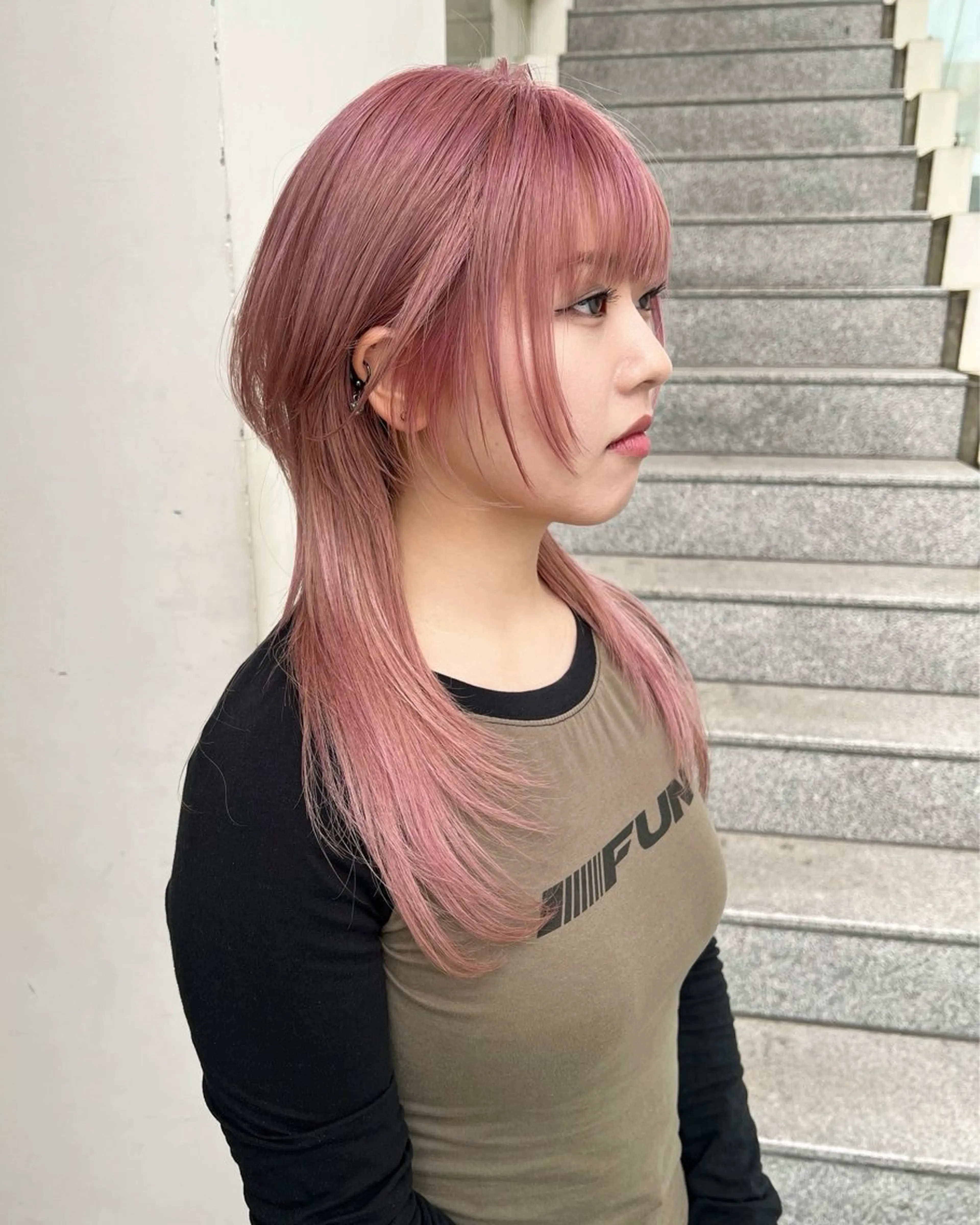 ロング カラー ブリーチ ハイトーンカラー ピンクカラー ロング ウルフカット TOMOYA/ ショート、レイヤーのヘアスタイル