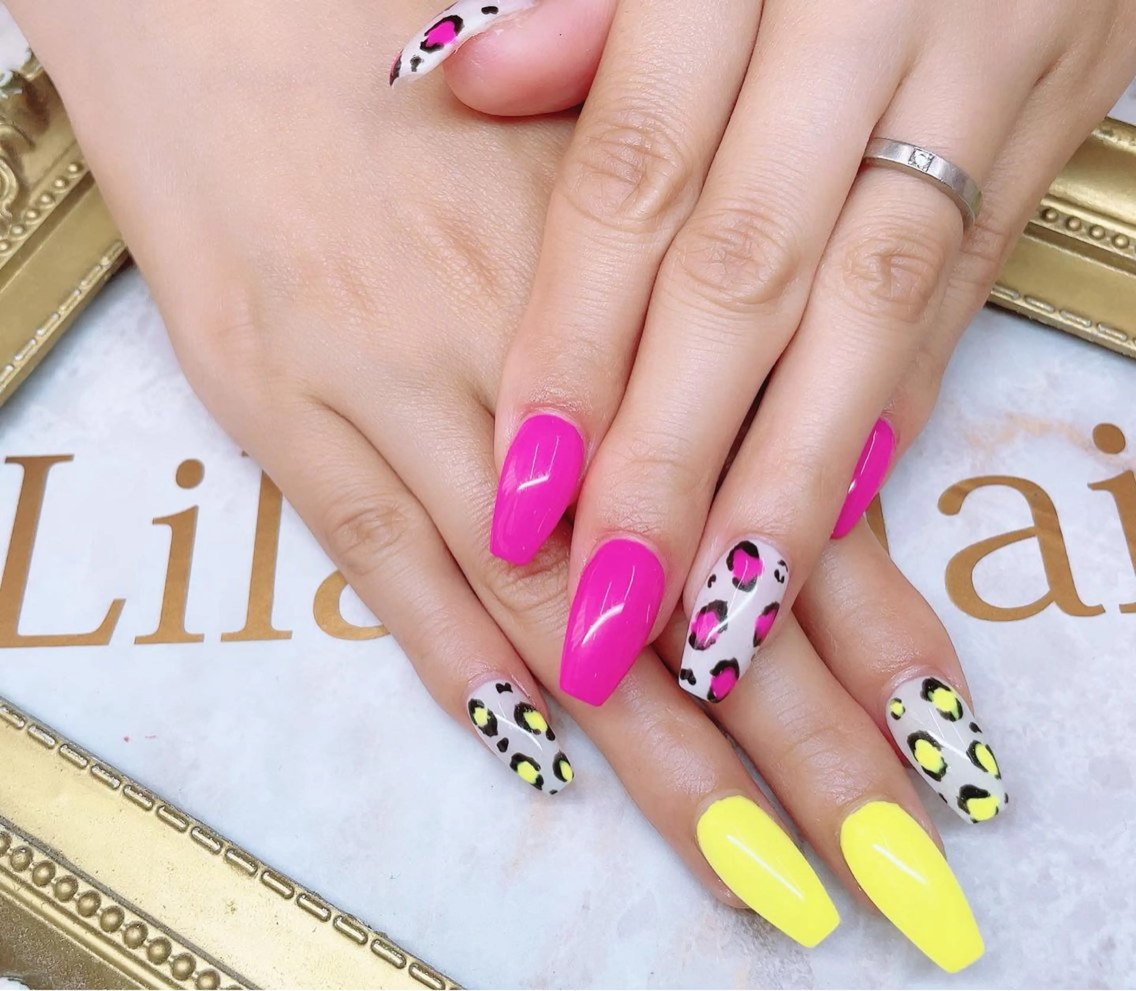 ネイル ジェルネイル グラデーション ハードジェル キラキラネイル ロングネイル Lilas Nailのネイルデザイン
