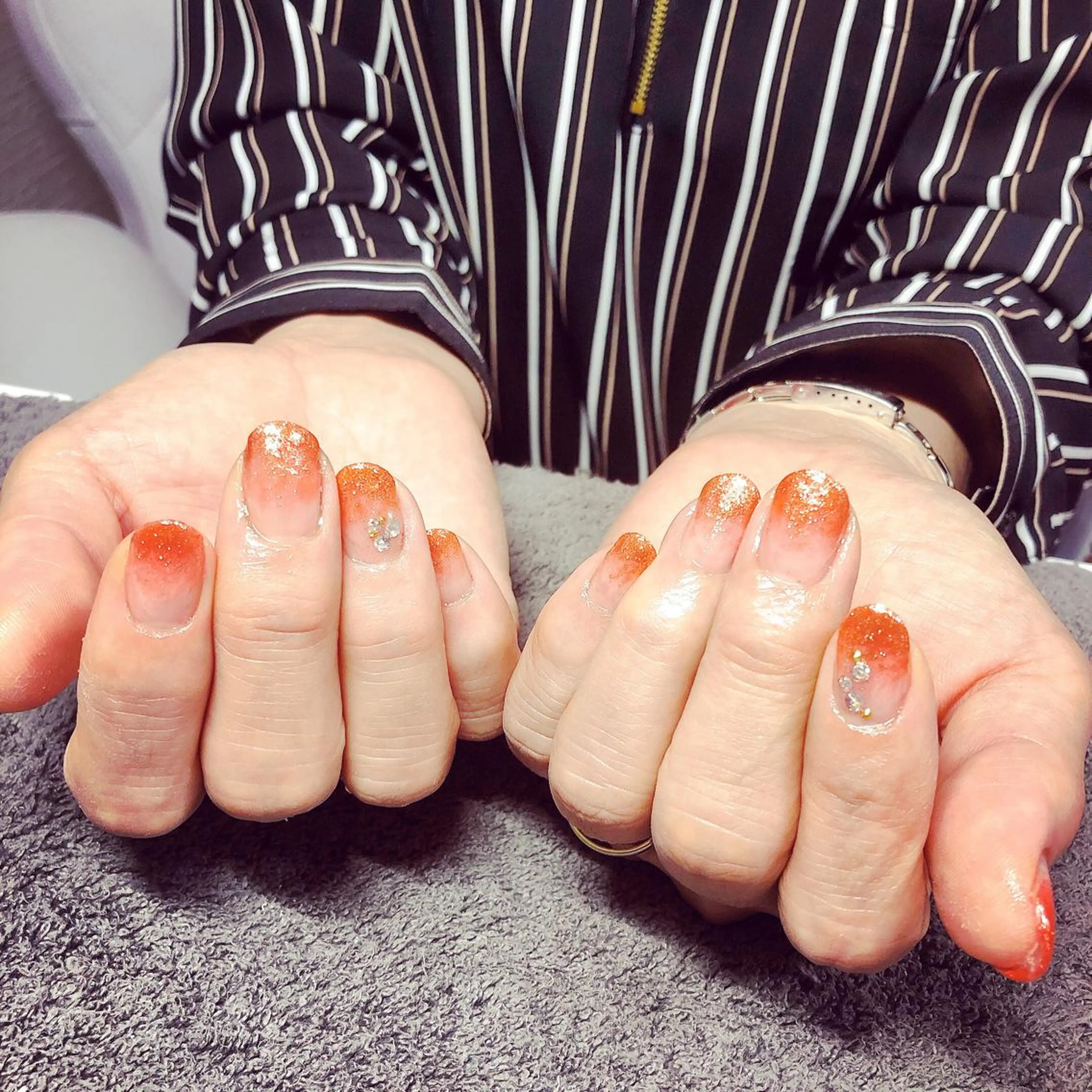 ネイル グラデーション ラメ(グリッター) ラメグラデーション 奥園 良恵のネイルデザイン