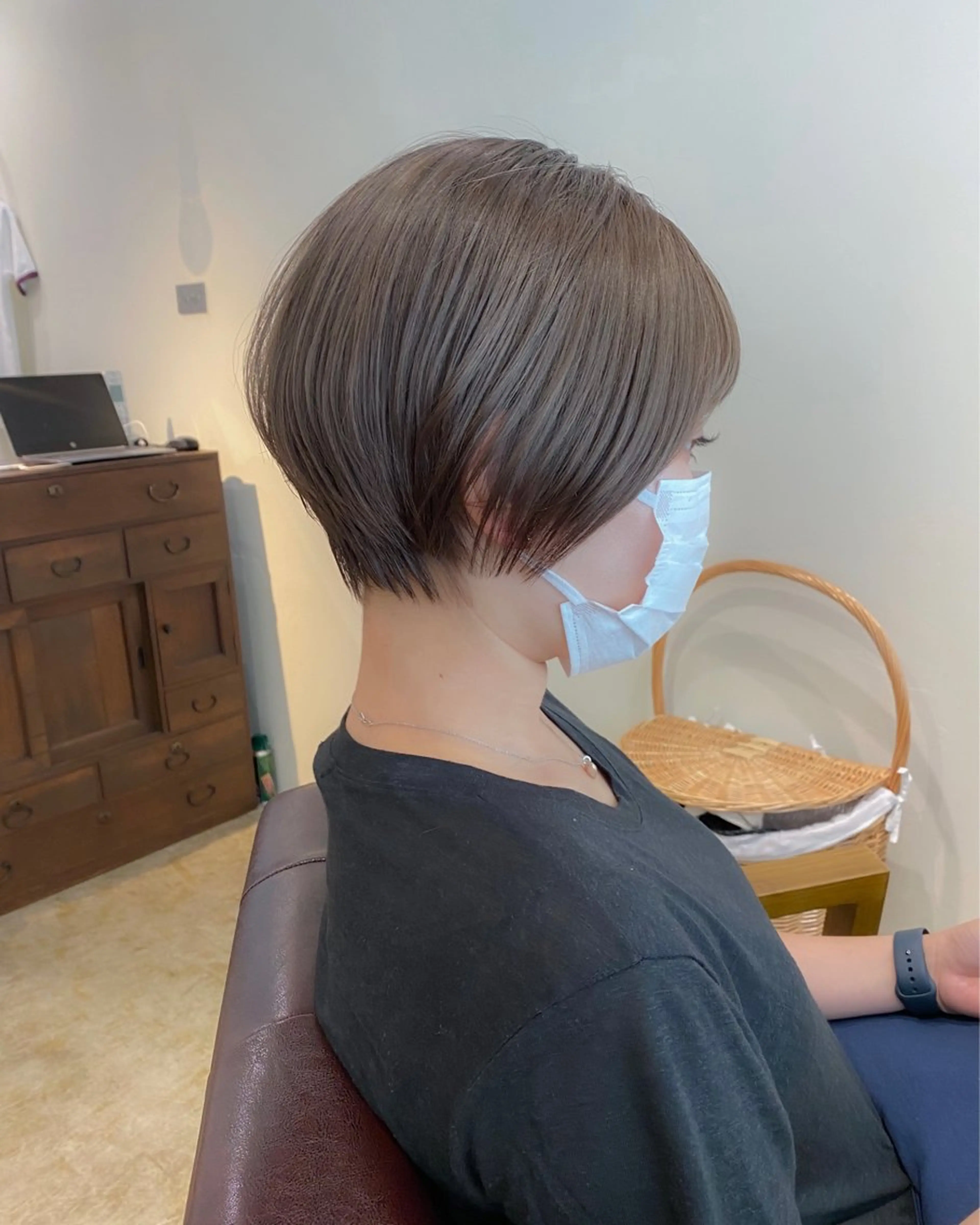 ショート カラー ブリーチ グレージュ 板谷みさき /似合わせBobのヘアスタイル