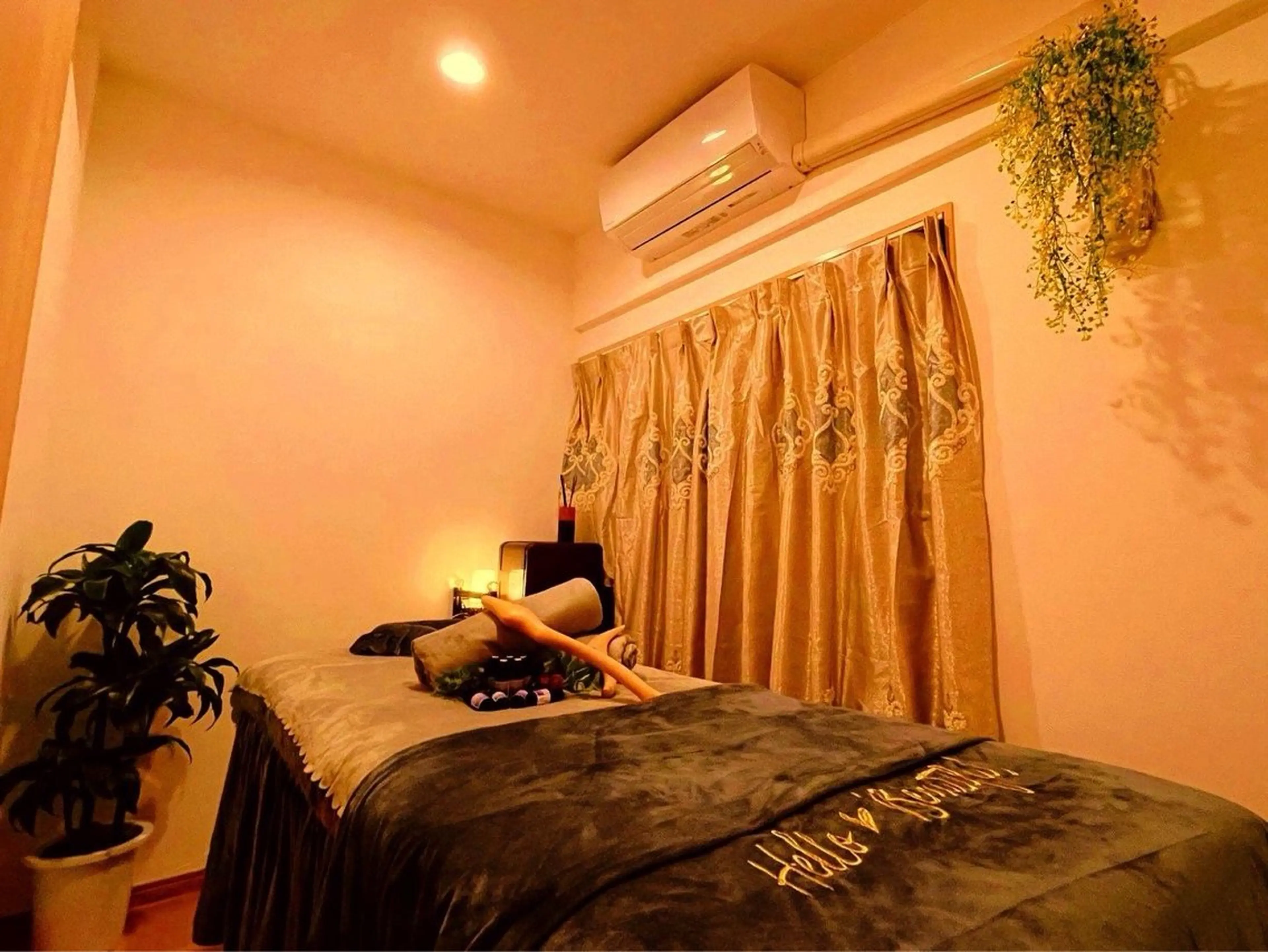 小パーツ一部位1000円、大パーツなら2000円(男性女性可)ミニモ学割の写真