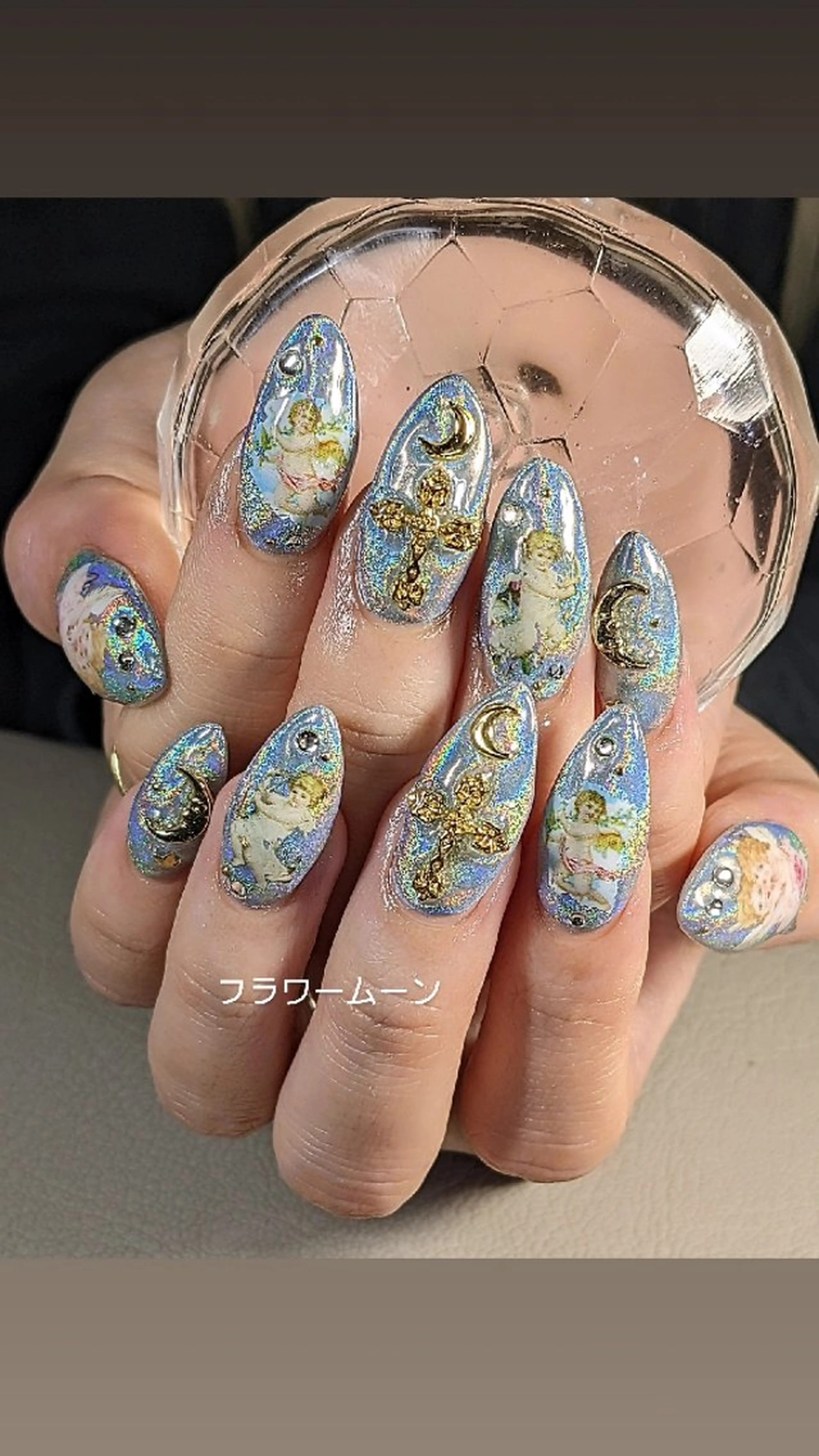 ネイル フラワー ムーンのネイルデザイン