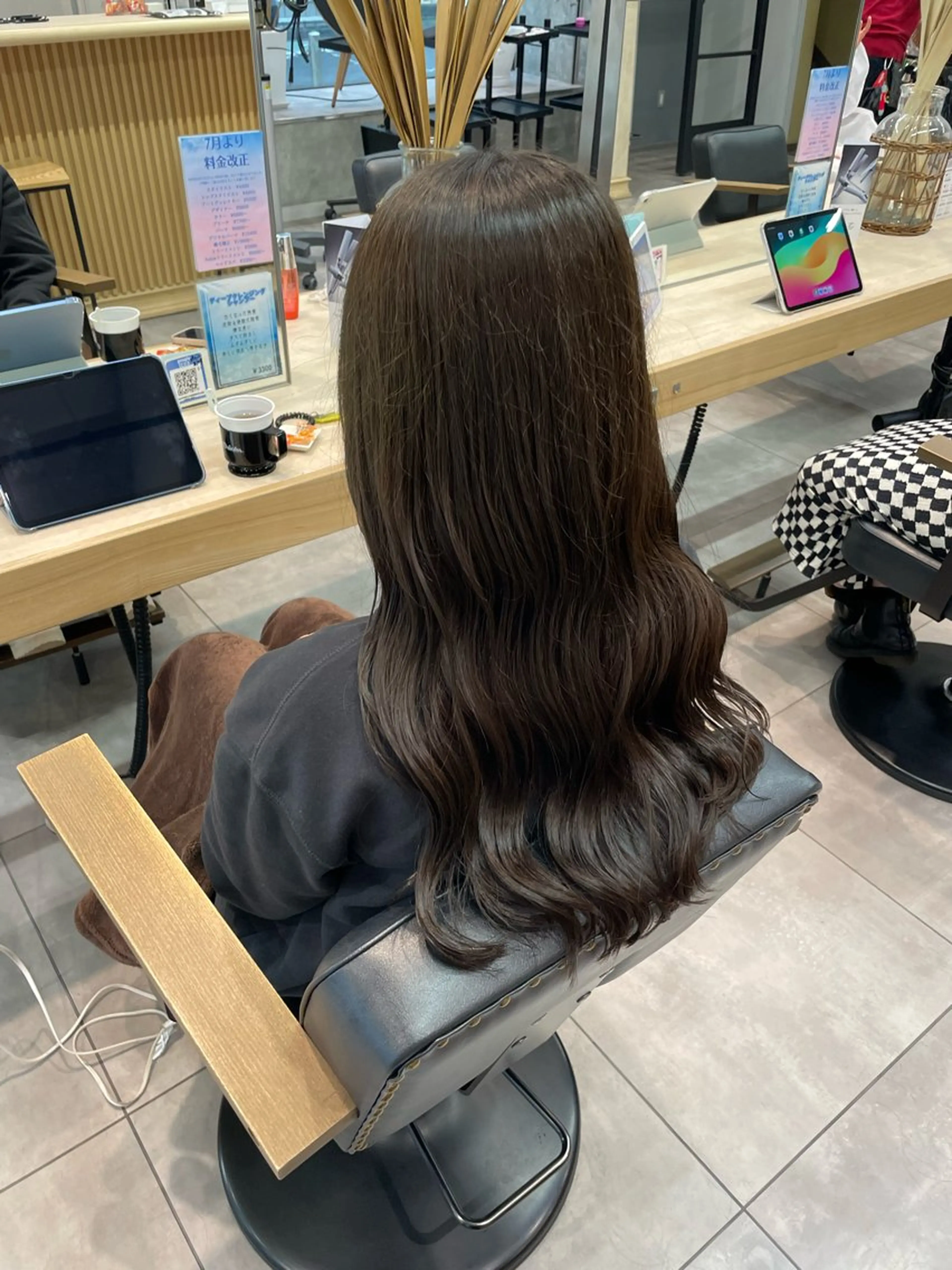 ロング カラー ヘアカラー 透明感カラー×ヘア アレンジ🪽しおりのヘアスタイル